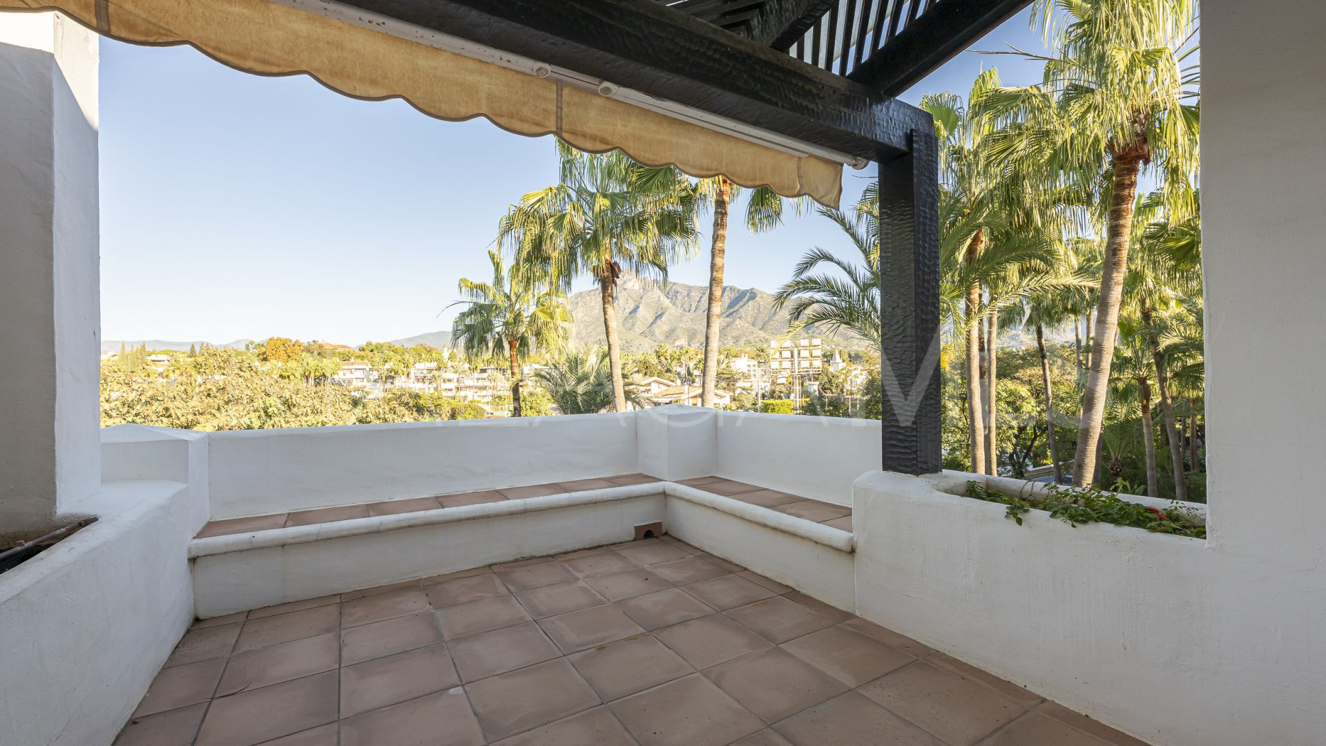 Tvåvånings takvåning for sale in Marina Puente Romano