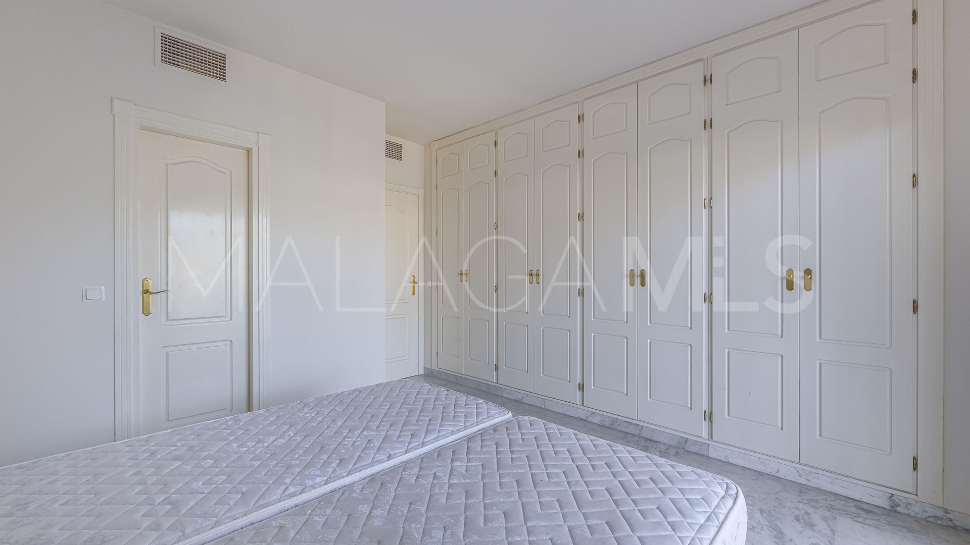 Tvåvånings takvåning for sale in Marina Puente Romano