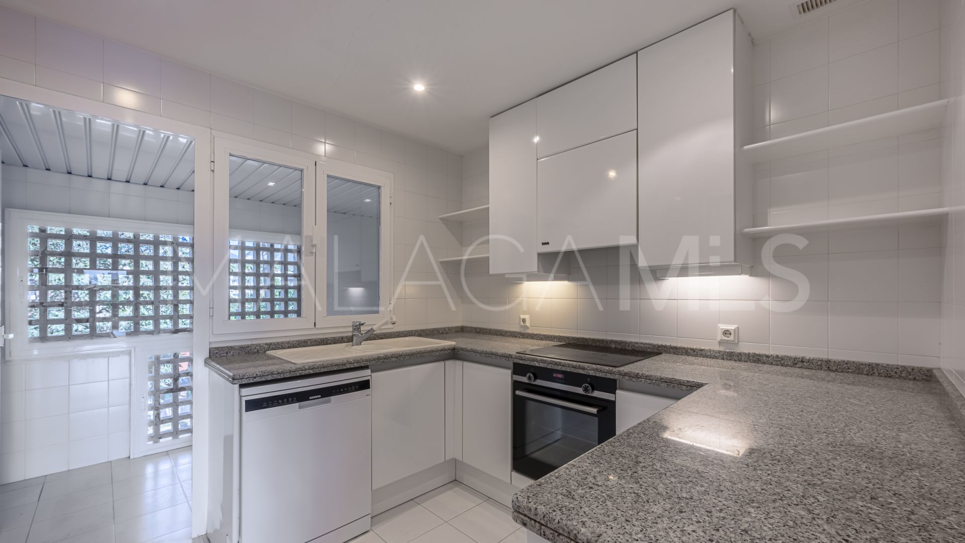 Tvåvånings takvåning for sale in Marina Puente Romano