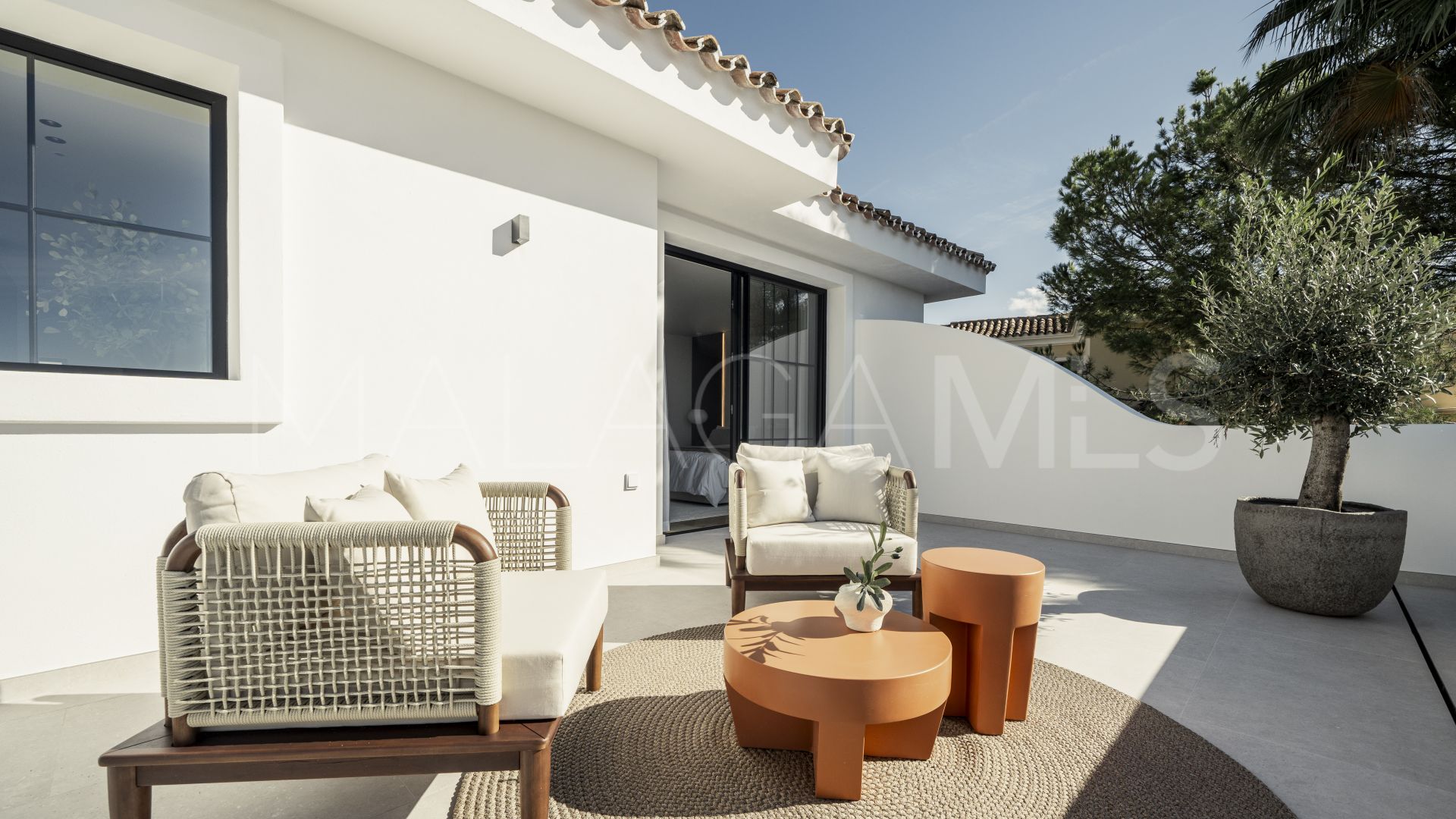Nueva Andalucia 5 bedrooms villa for sale