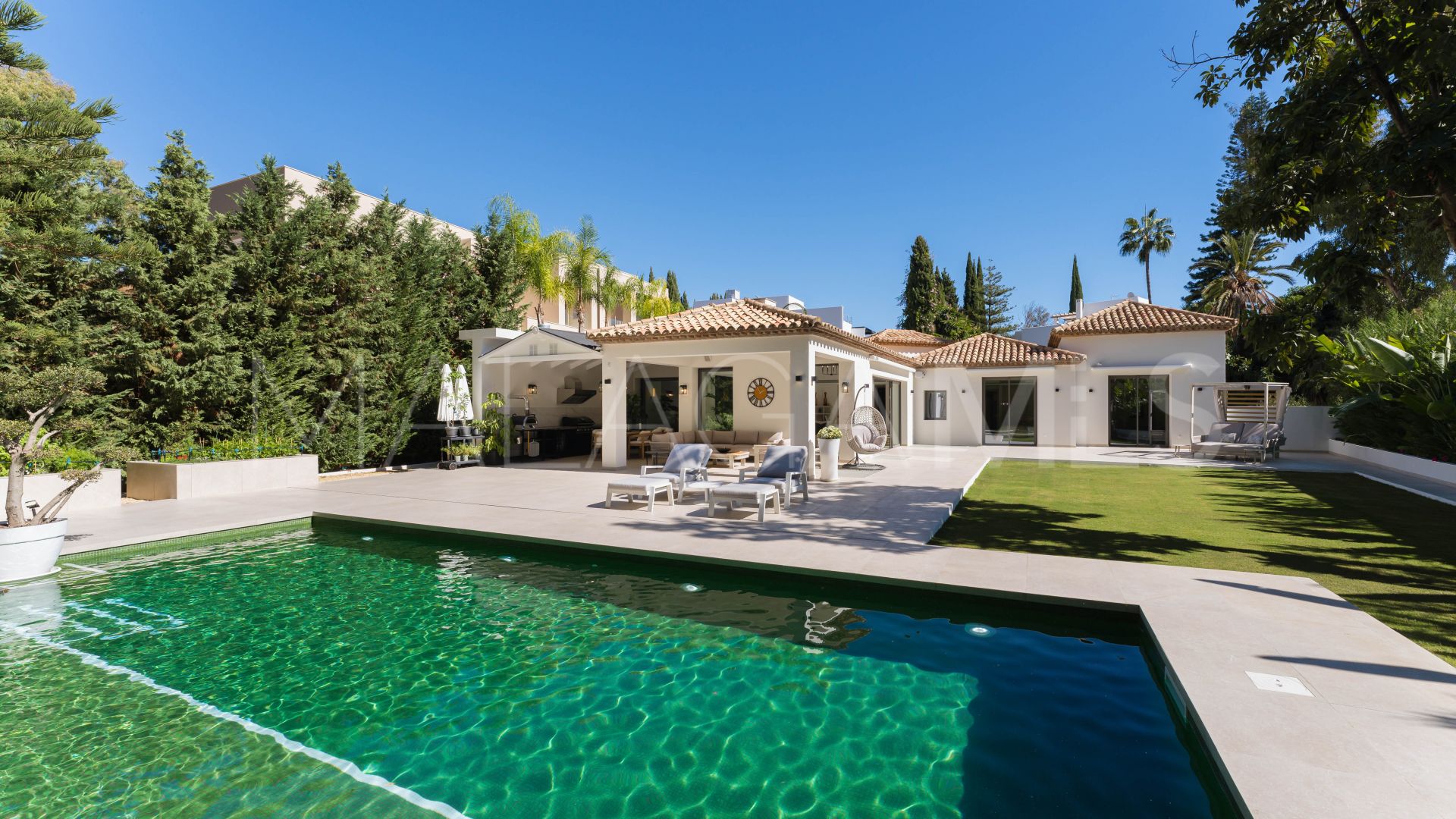 Villa for sale in La Cerquilla with 5 bedrooms