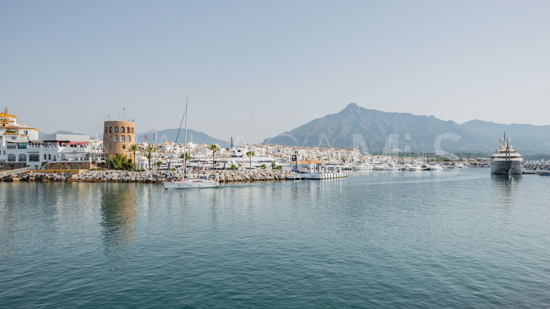 Apartamento for sale with 2 bedrooms in Marbella - Puerto Banus