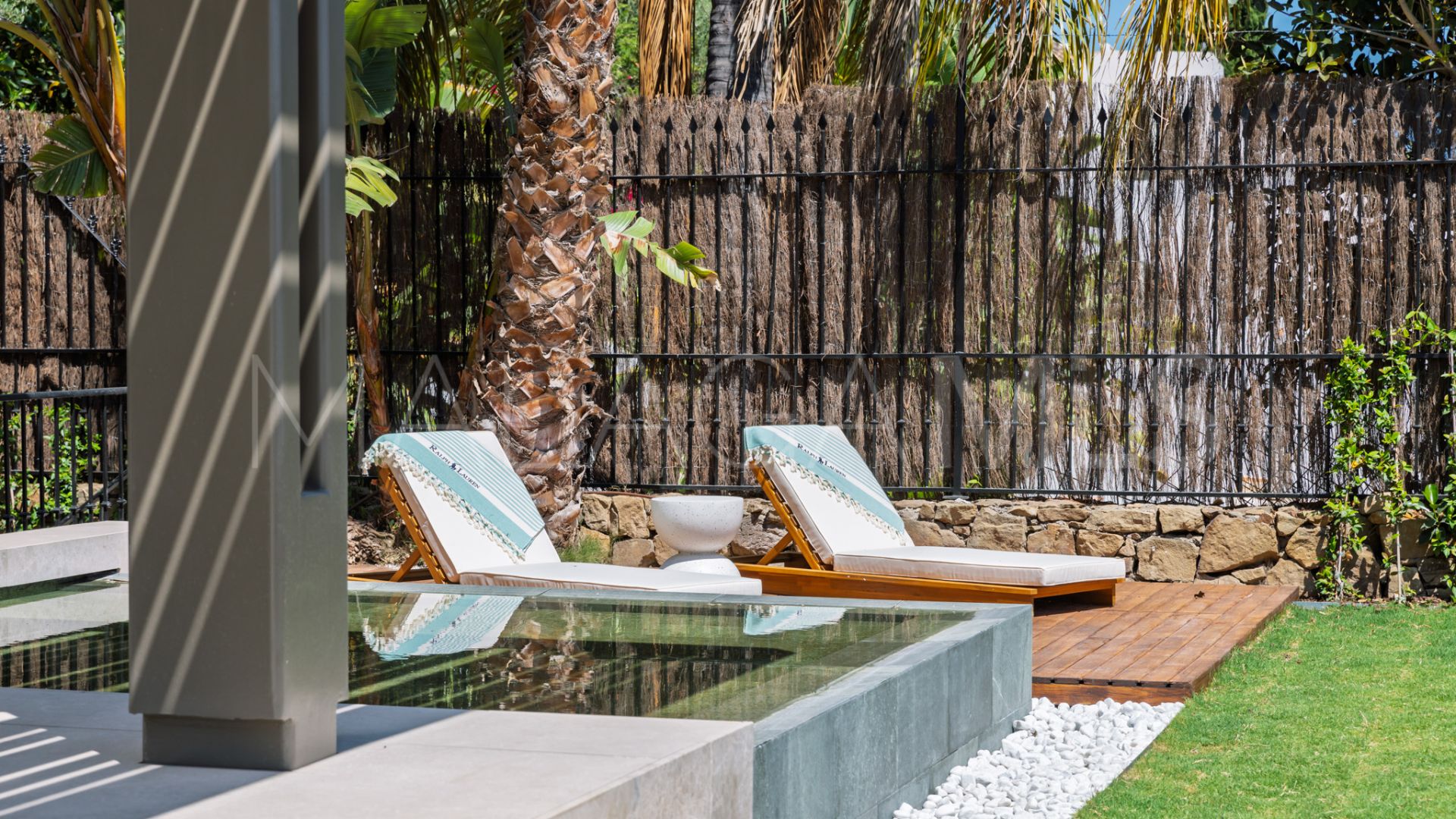 Villa for sale in Haza del Conde