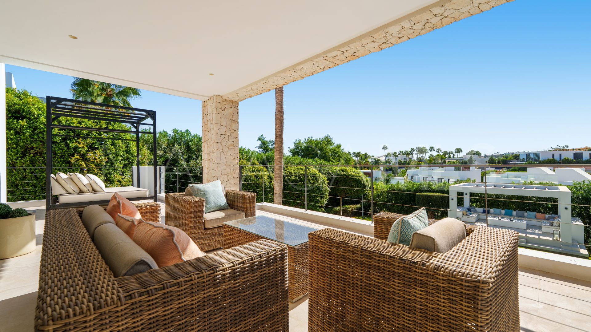 Villa for sale in Nueva Andalucia