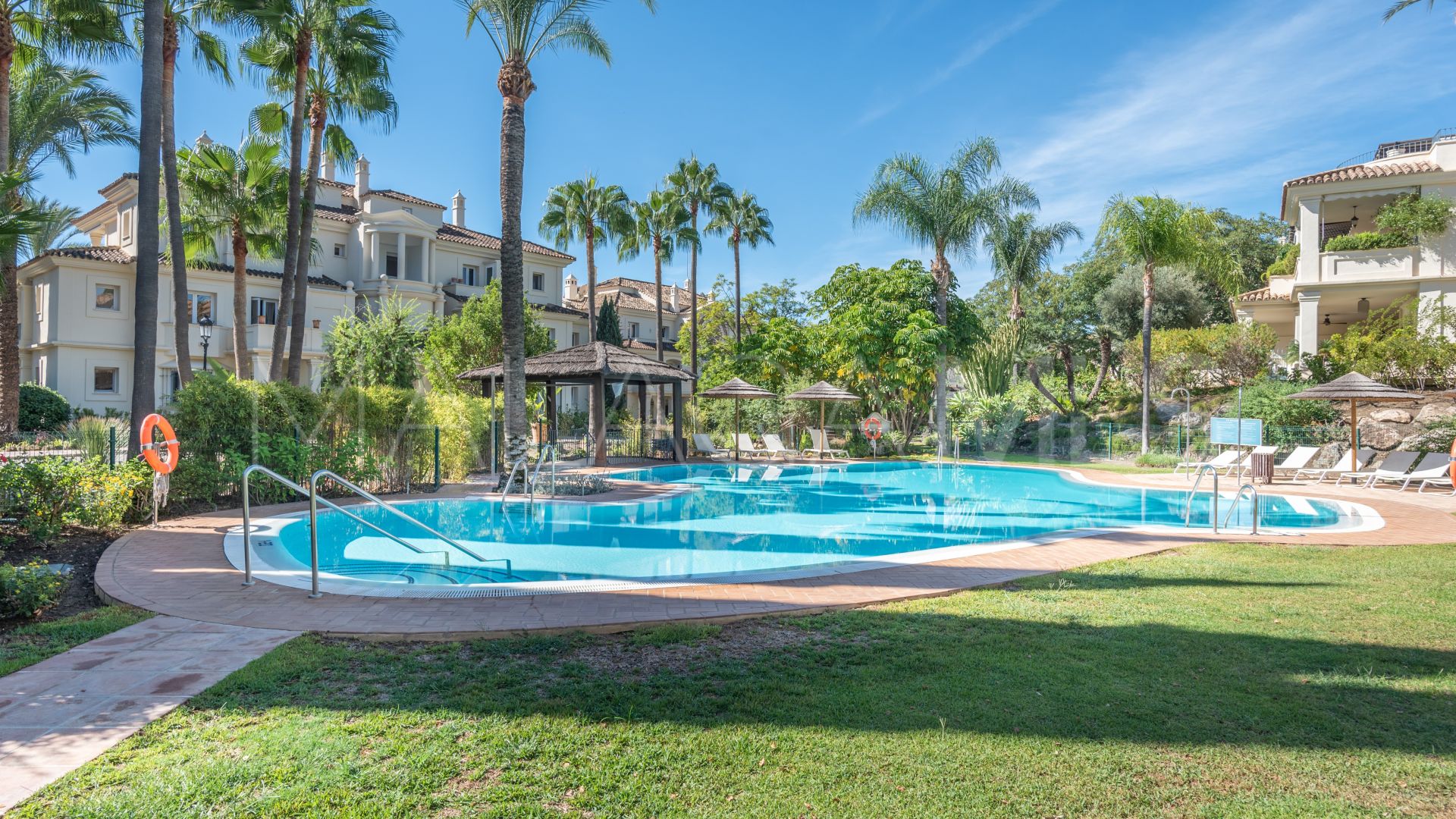 Zweistöckiges penthouse for sale in Las Alamandas