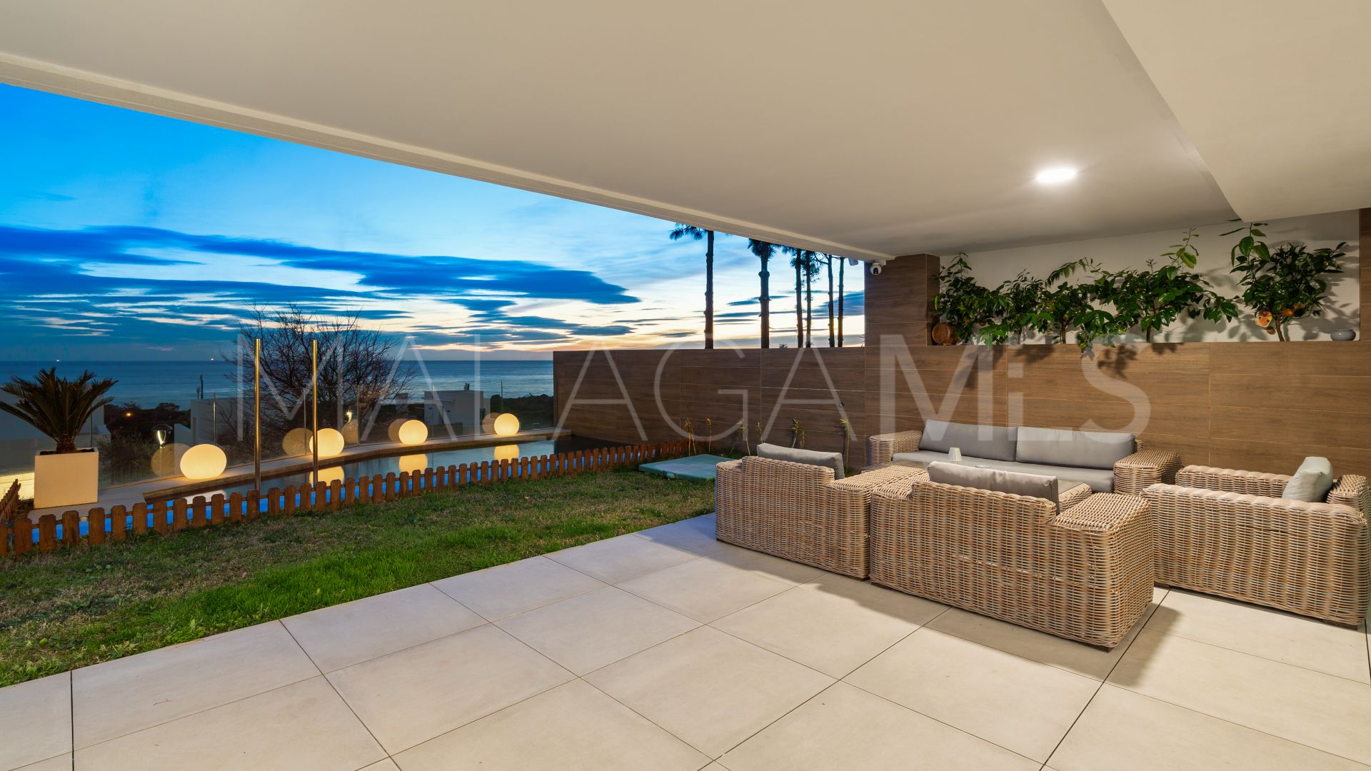 Ground floor duplex for sale in Cabopino