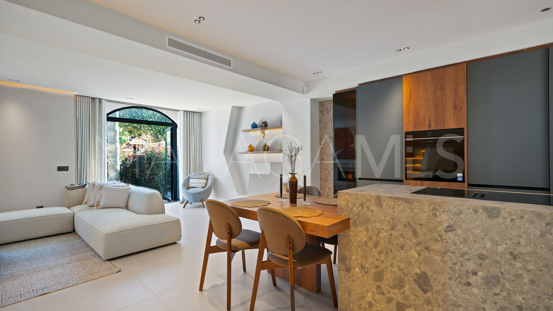 4 bedrooms town house in Azalea Beach for sale