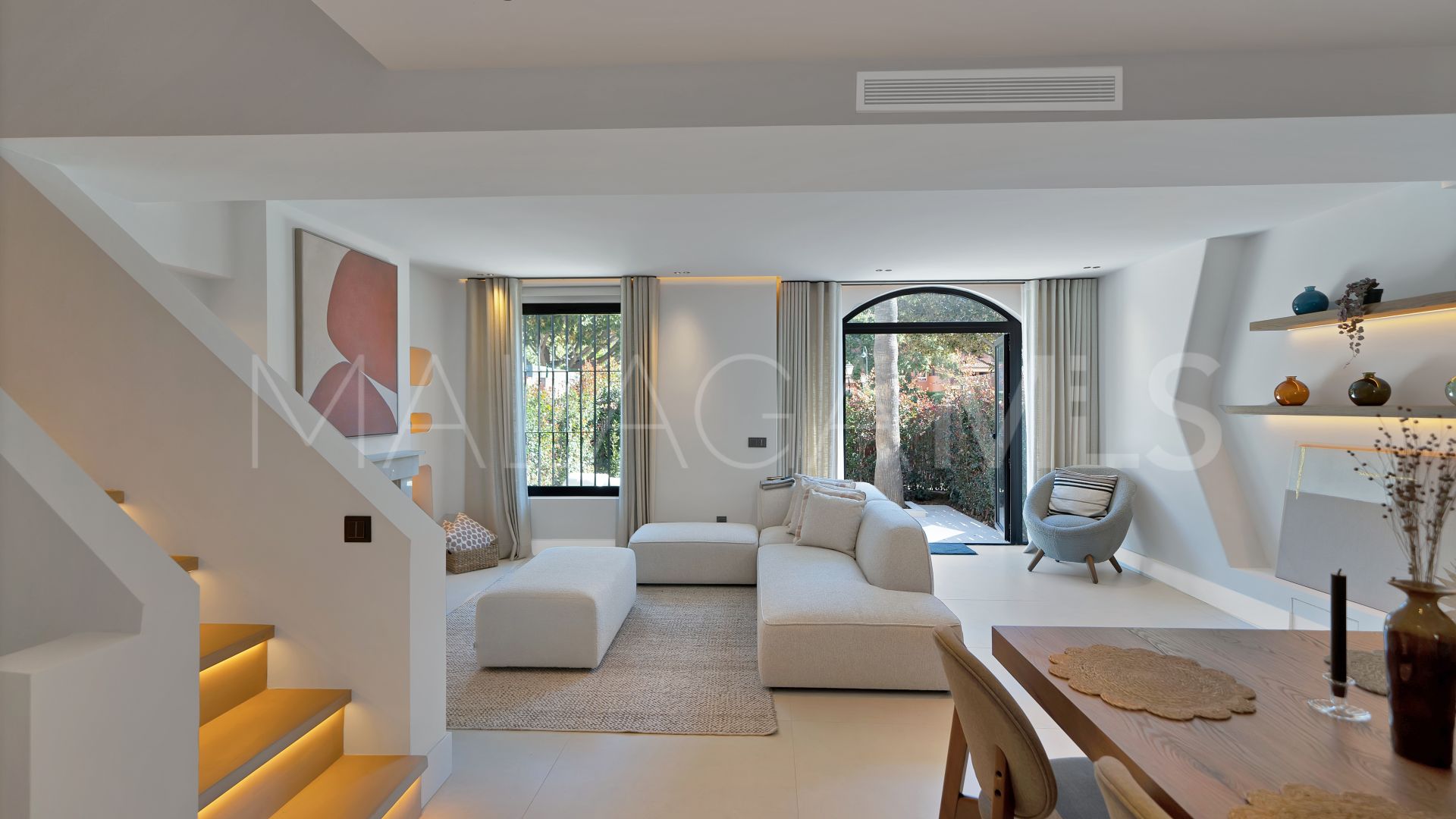 4 bedrooms town house in Azalea Beach for sale