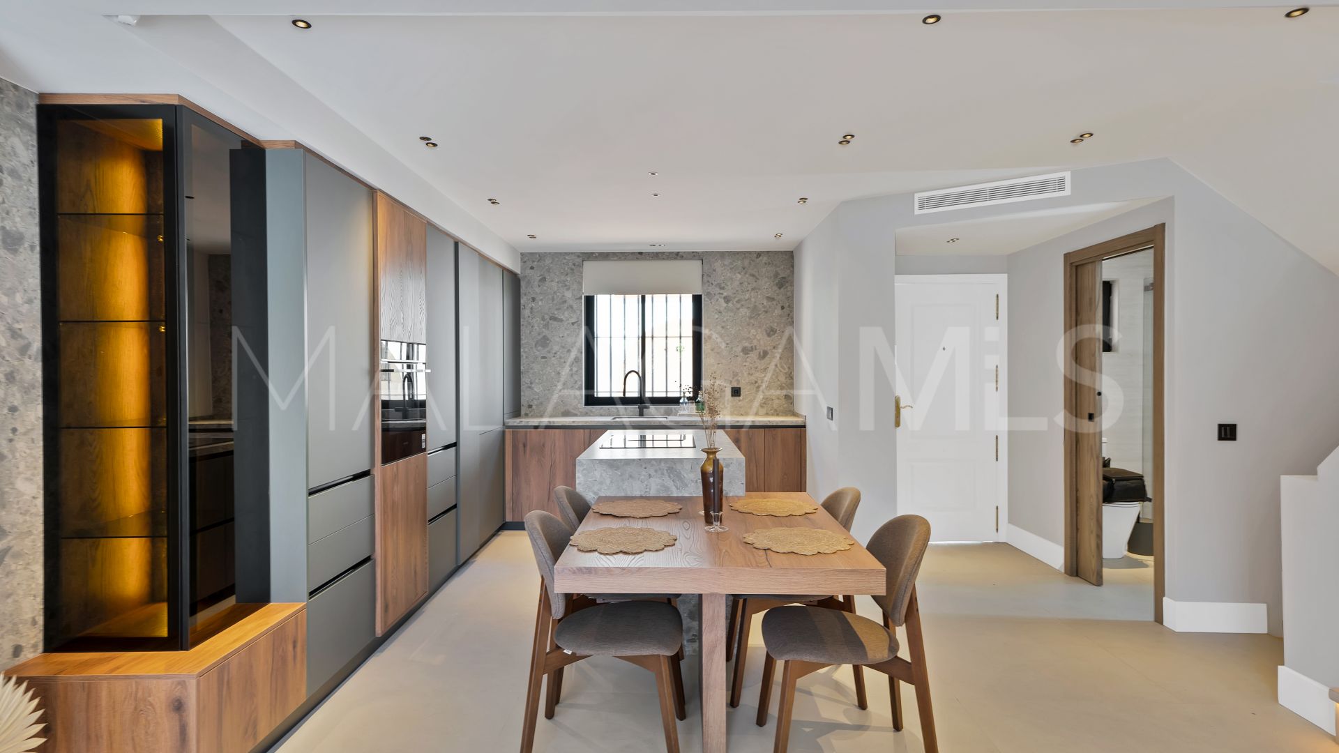 4 bedrooms town house in Azalea Beach for sale