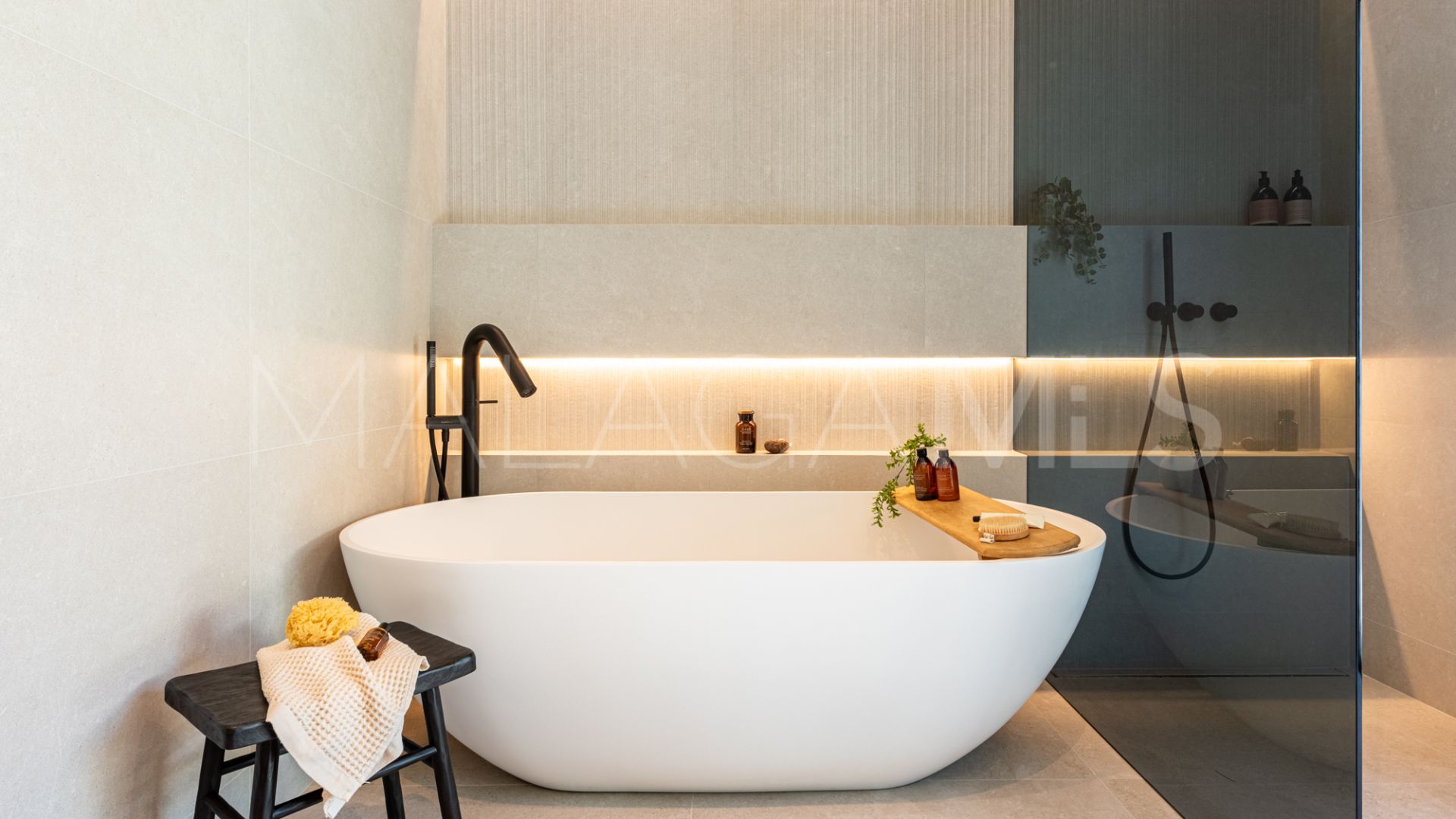 Villa for sale in Nueva Andalucia de 4 bedrooms