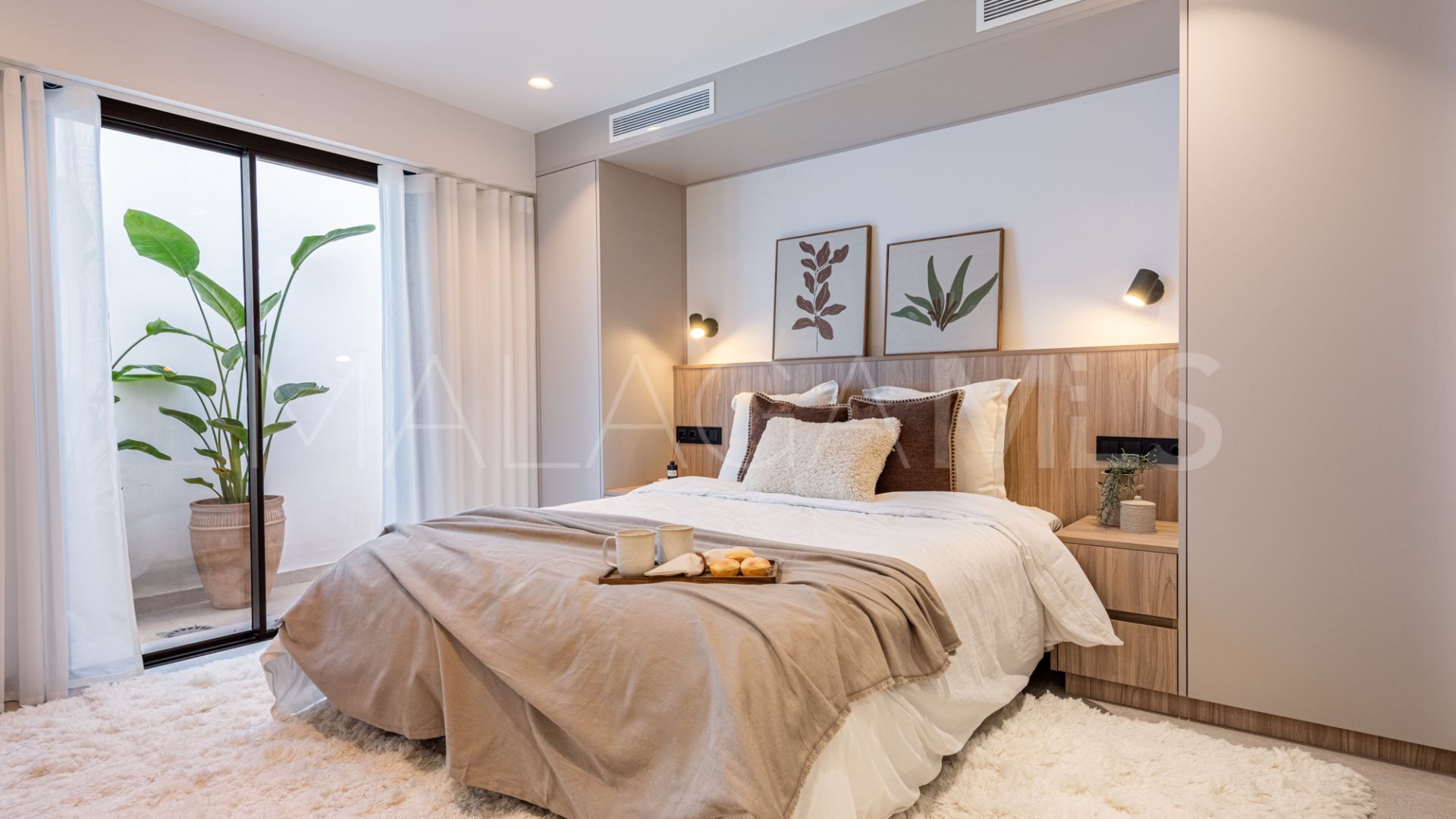 Villa for sale in Nueva Andalucia de 4 bedrooms