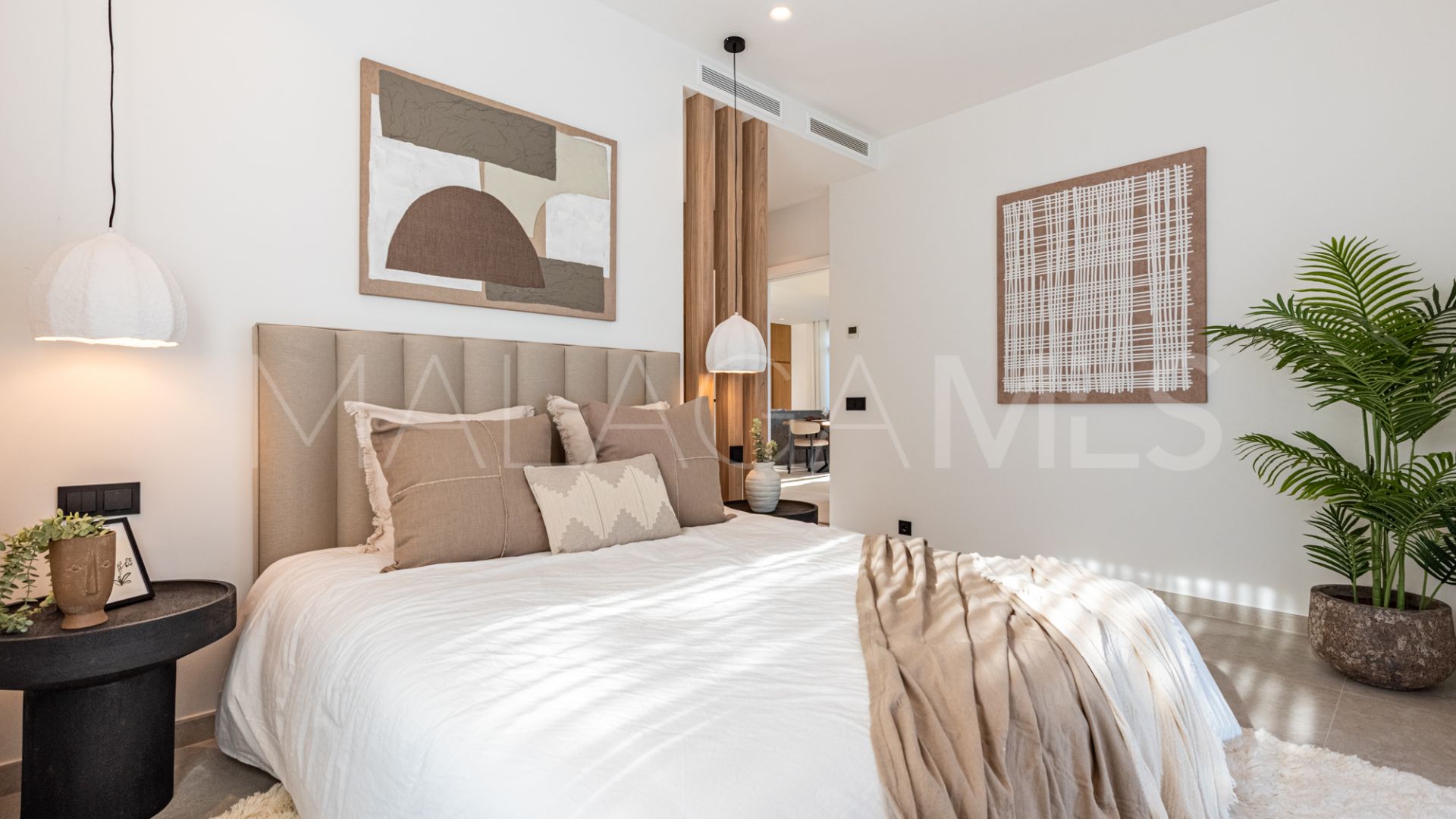 Villa for sale in Nueva Andalucia de 4 bedrooms