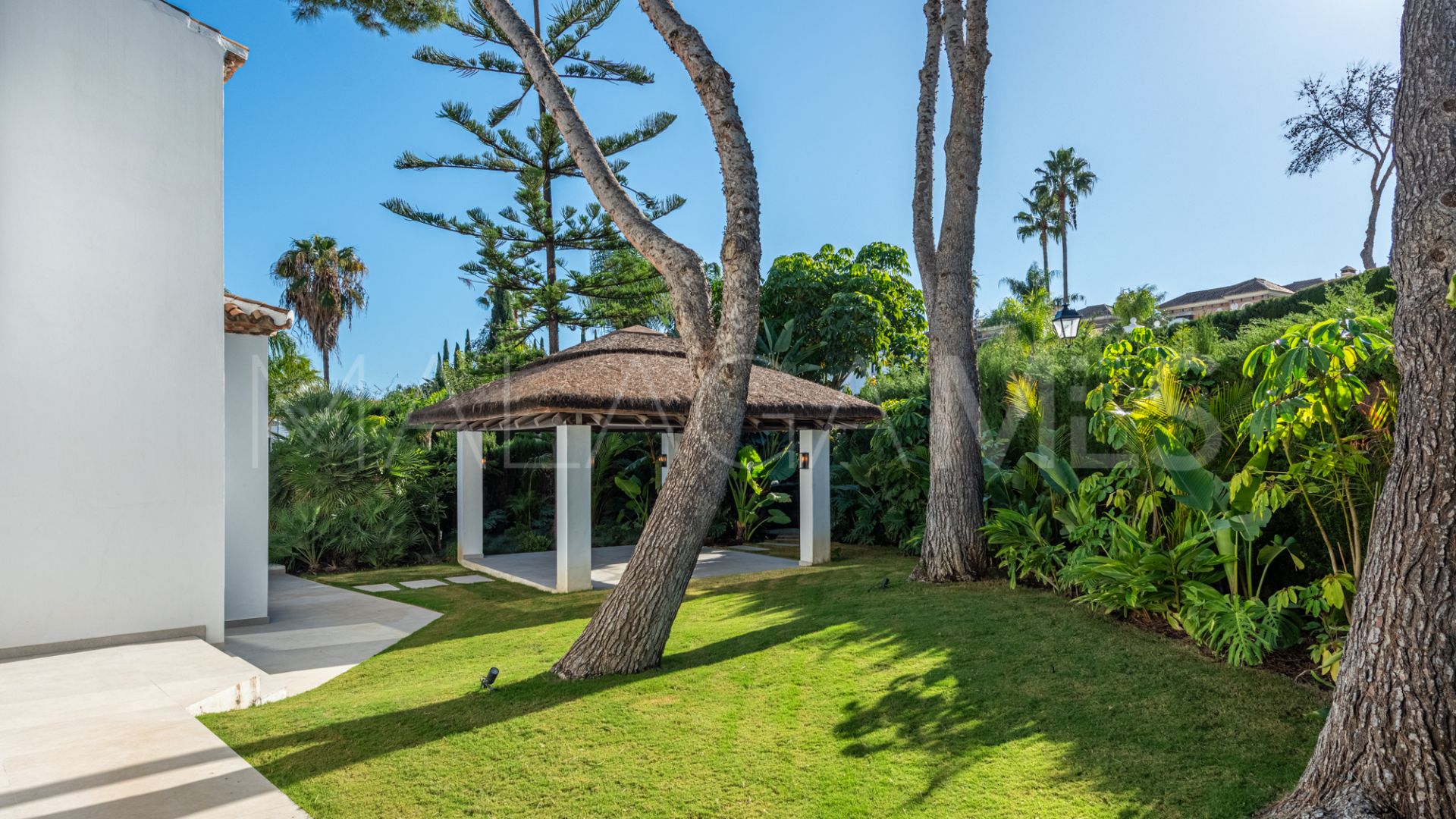 Villa for sale in Nueva Andalucia de 4 bedrooms