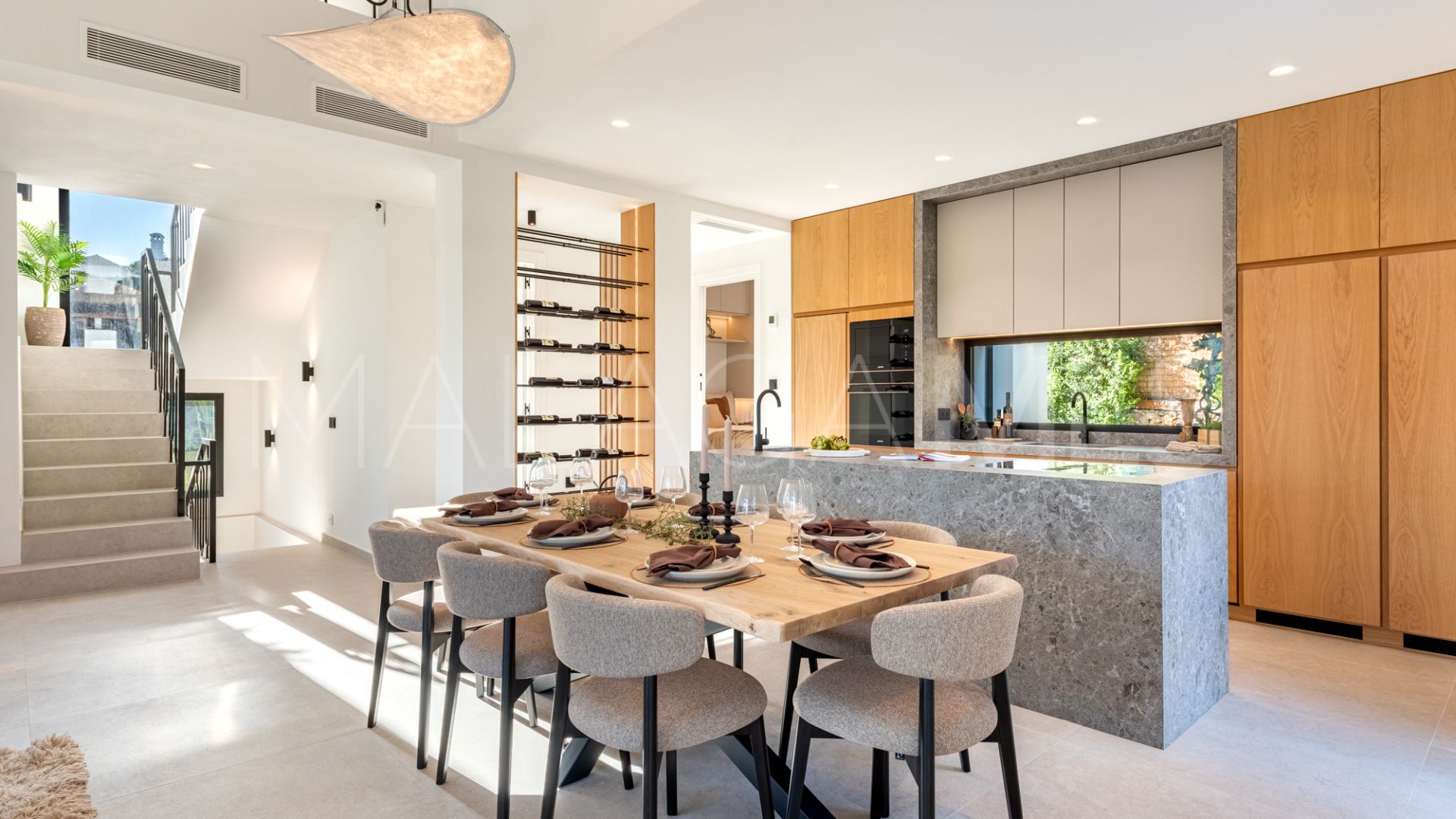 Villa for sale in Nueva Andalucia de 4 bedrooms