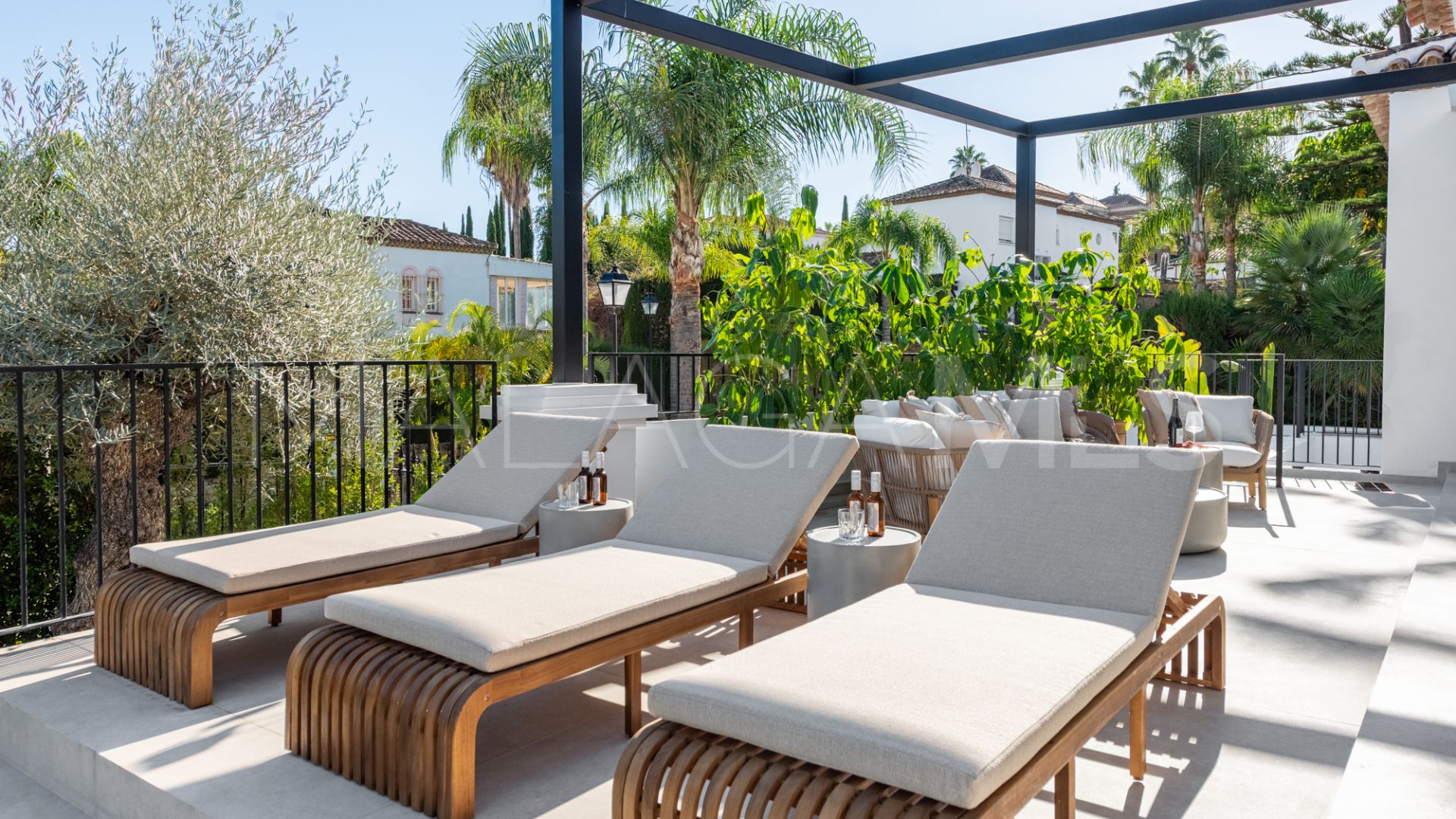 Villa for sale in Nueva Andalucia de 4 bedrooms