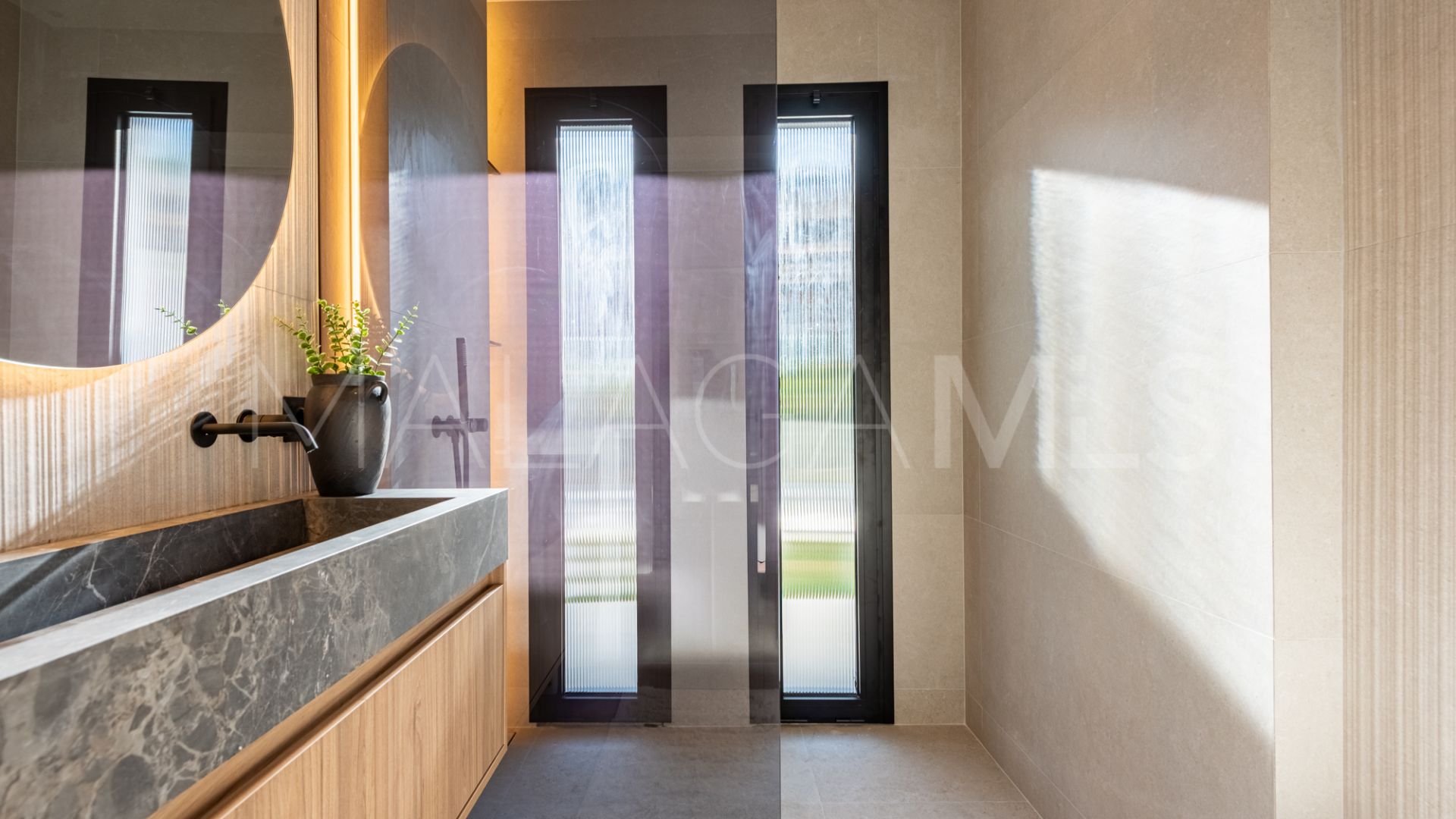 Villa for sale in Nueva Andalucia de 4 bedrooms