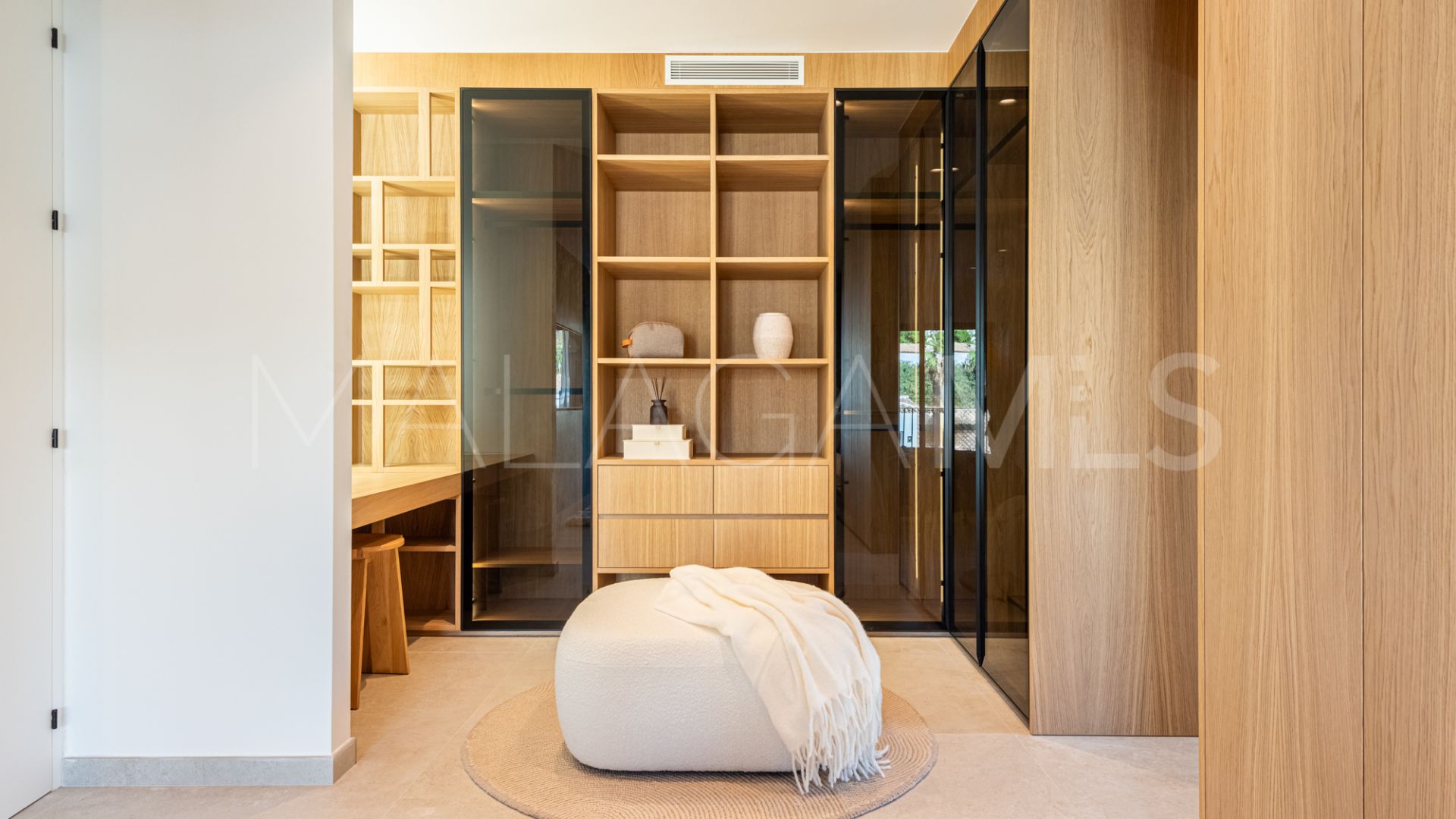 Villa for sale in Nueva Andalucia de 4 bedrooms