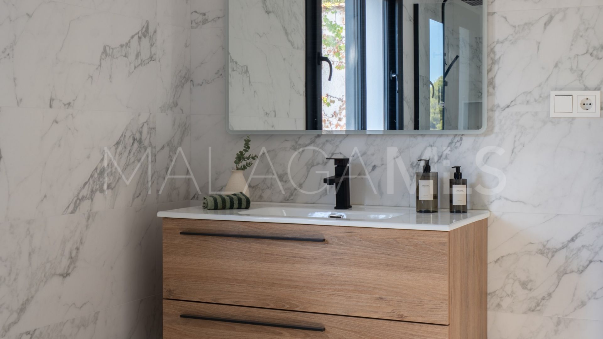 Villa for sale in La Campana