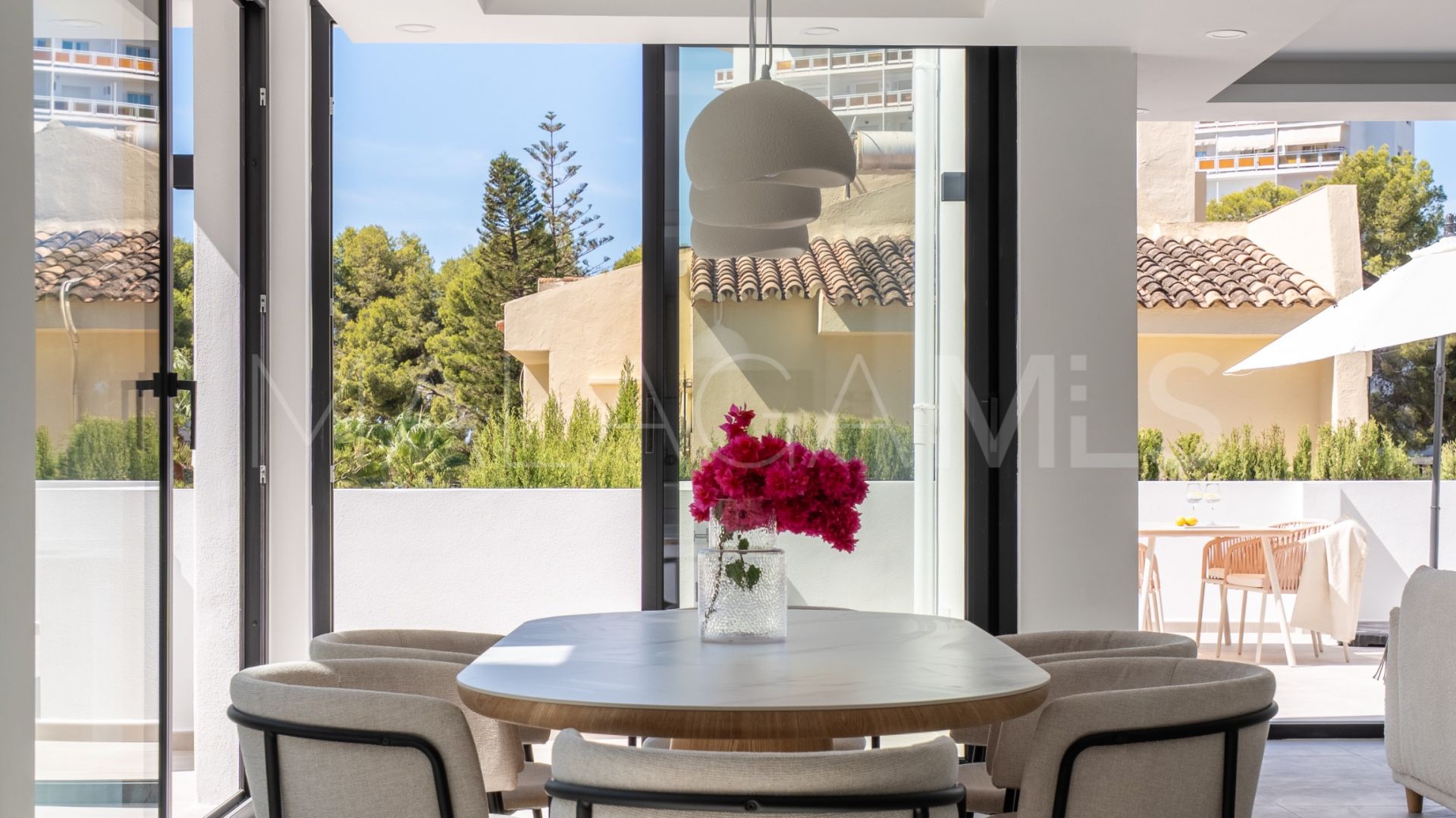 Villa for sale in La Campana