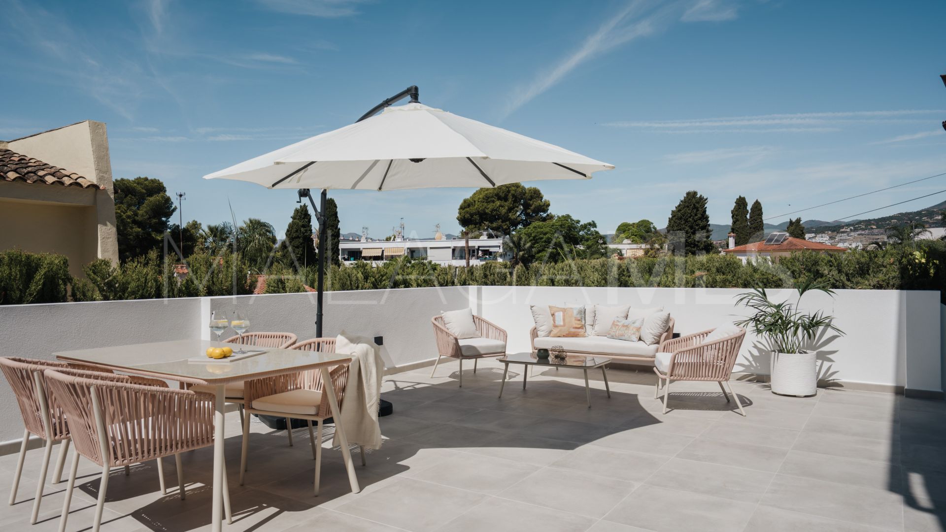 Villa for sale in La Campana