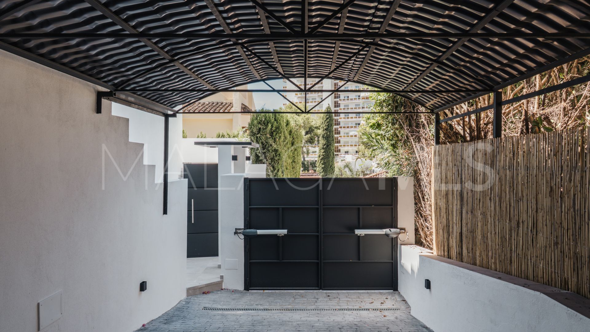 Villa for sale in La Campana