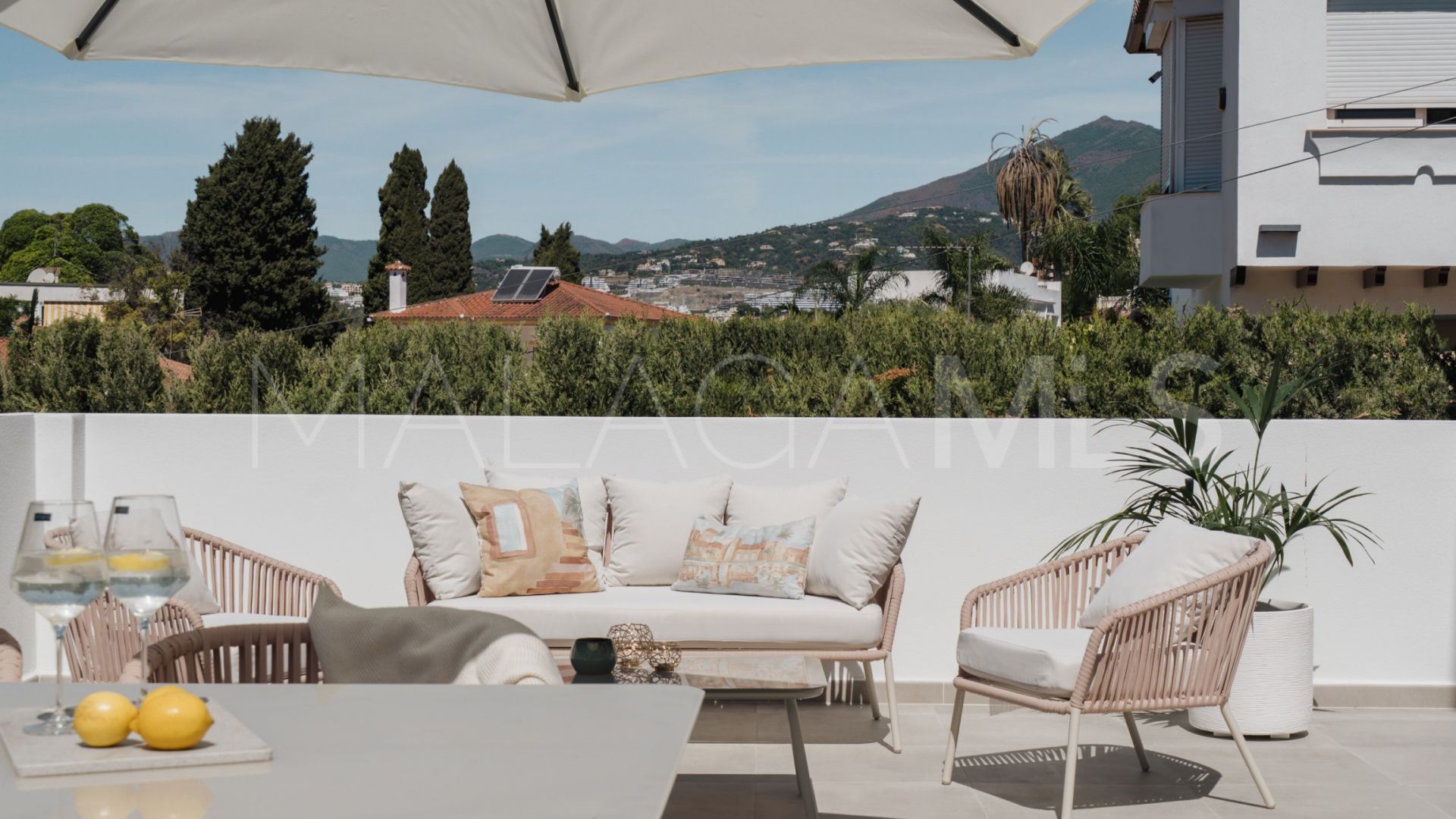 Villa for sale in La Campana