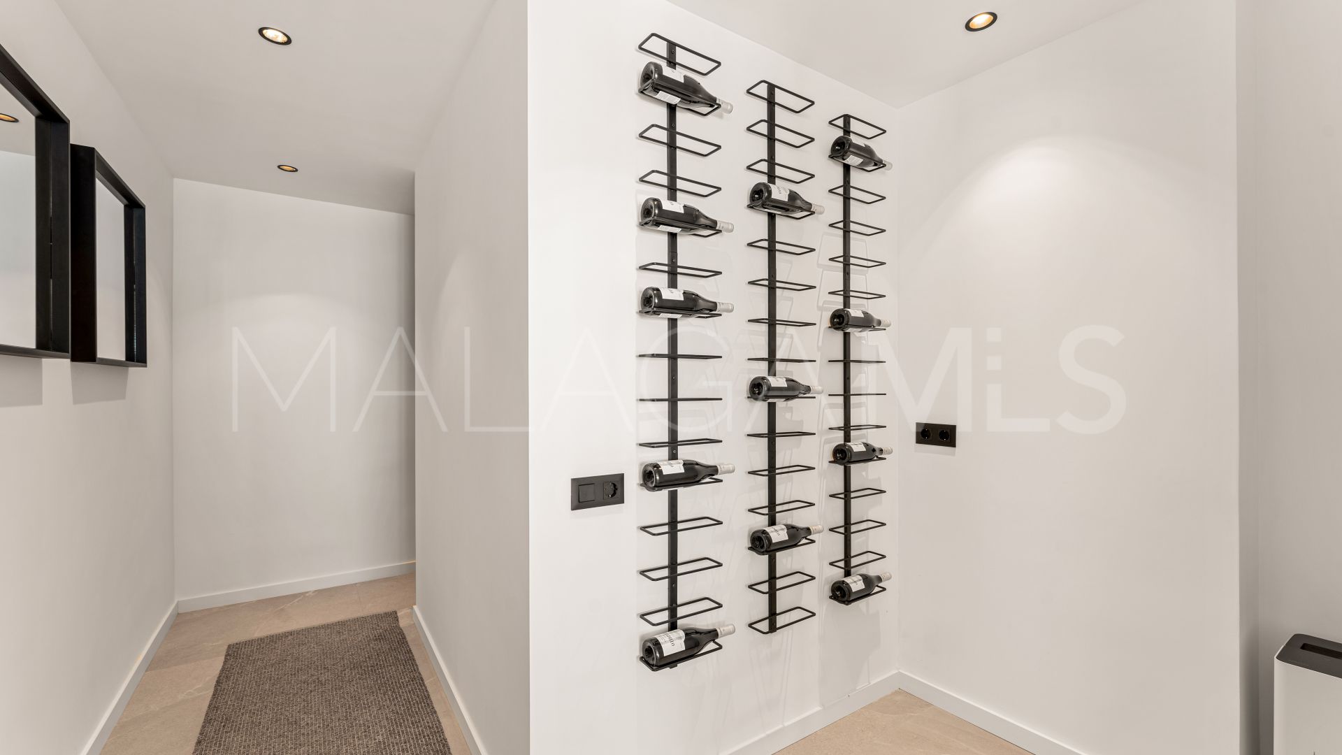 Duplex with 3 bedrooms for sale in Las Colinas de Marbella