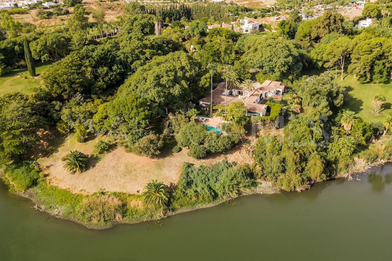 Benahavis, villa for sale with 6 bedrooms