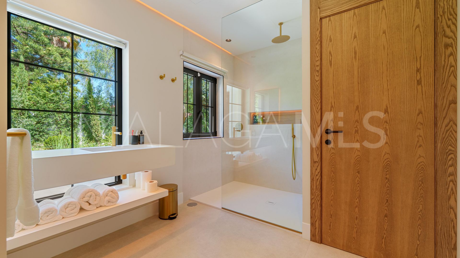 Villa for sale in Marbella - Puerto Banus