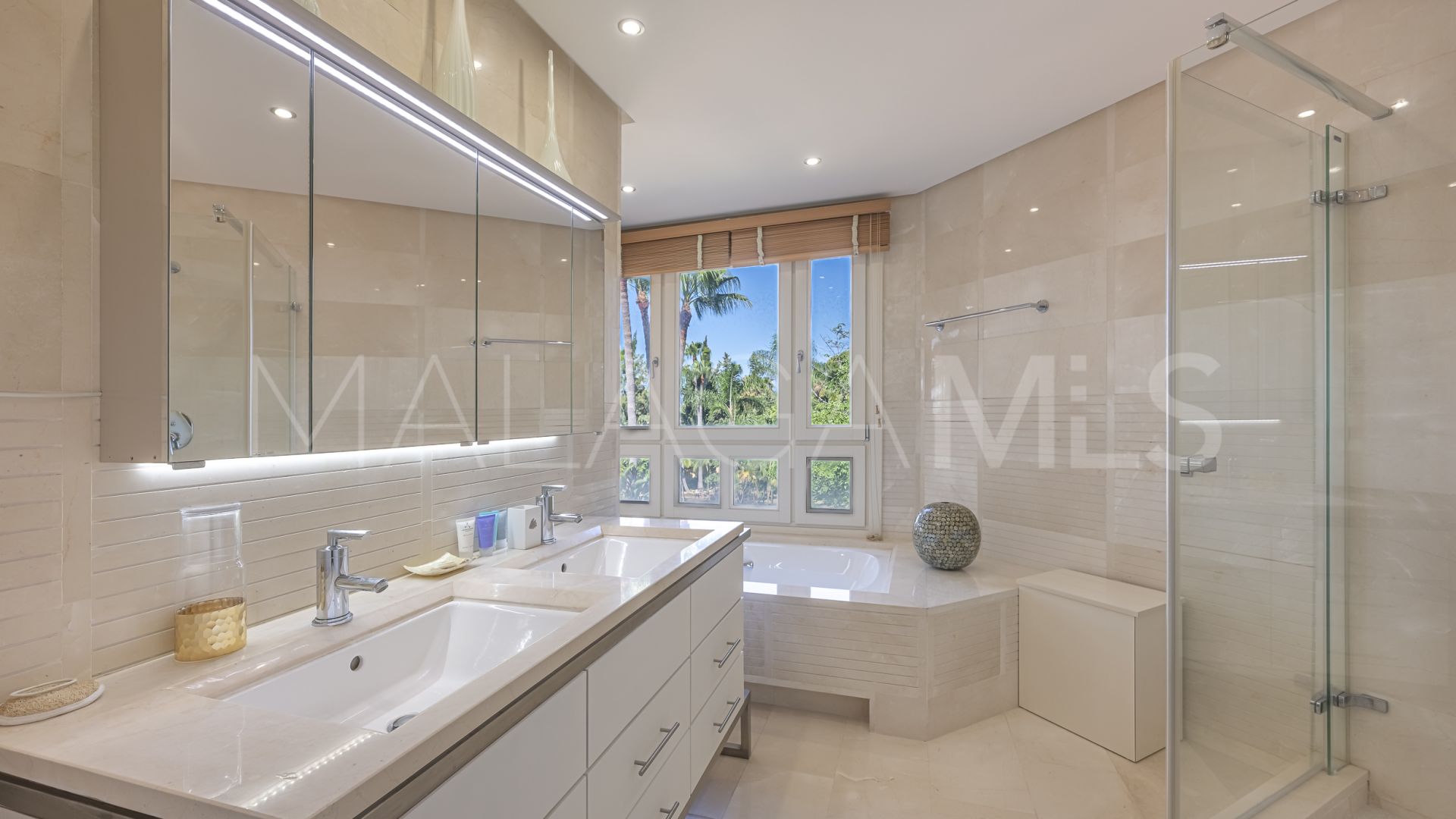 Ático for sale with 3 bedrooms in Marbella Golden Mile
