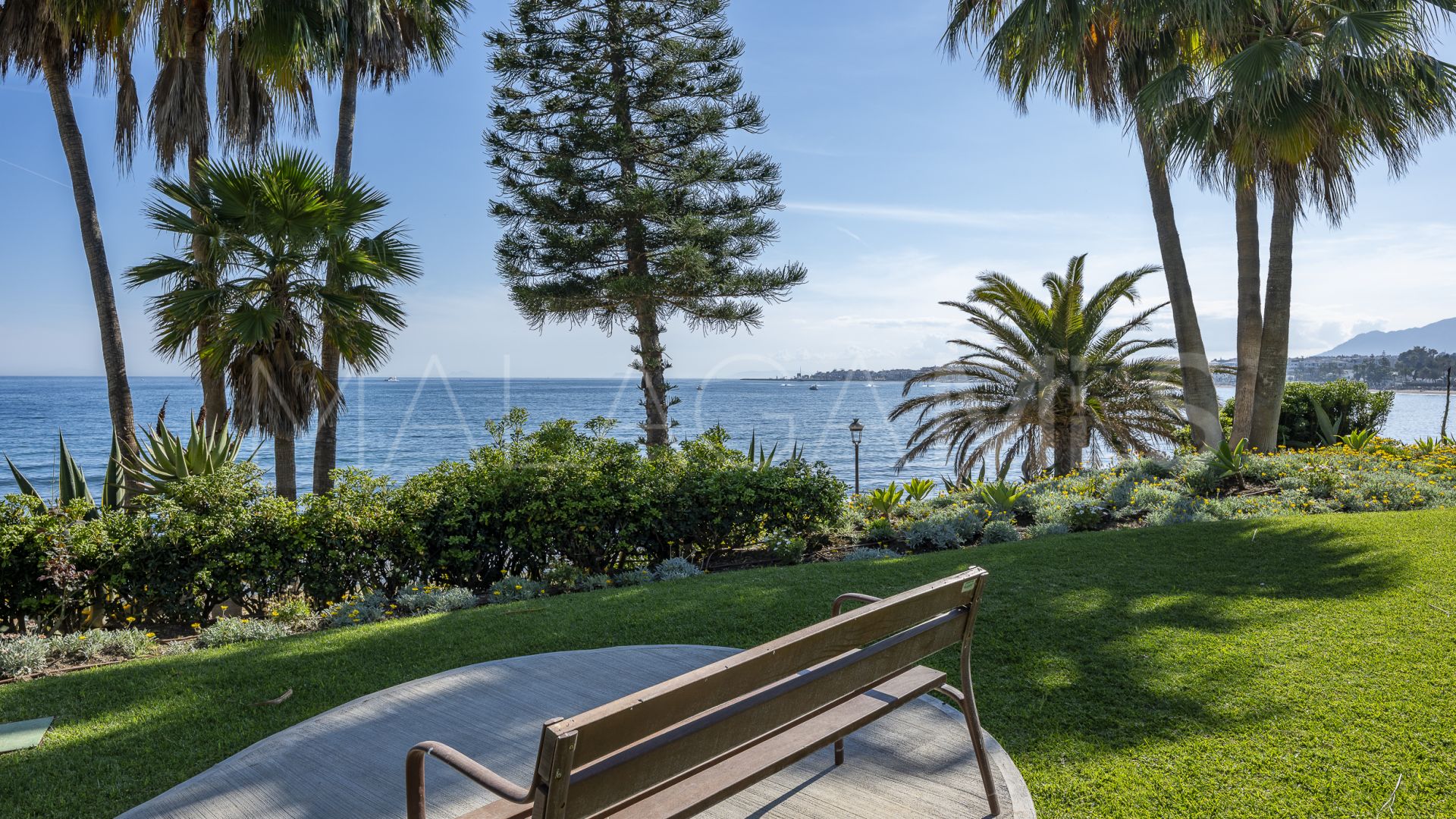 Apartamento planta baja for sale in Marina Puente Romano