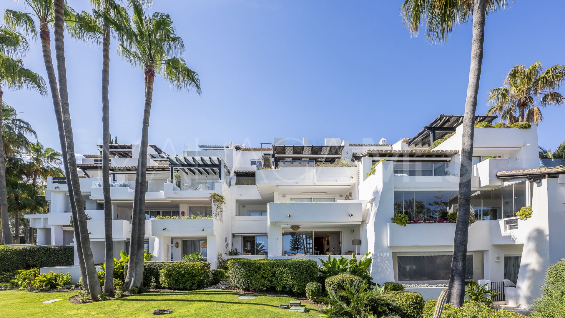 Apartamento planta baja for sale in Marina Puente Romano