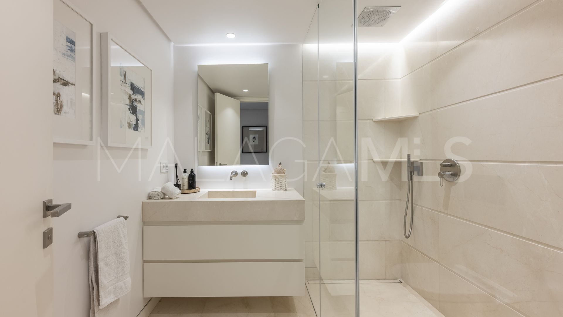 Apartamento planta baja for sale in Marina Puente Romano