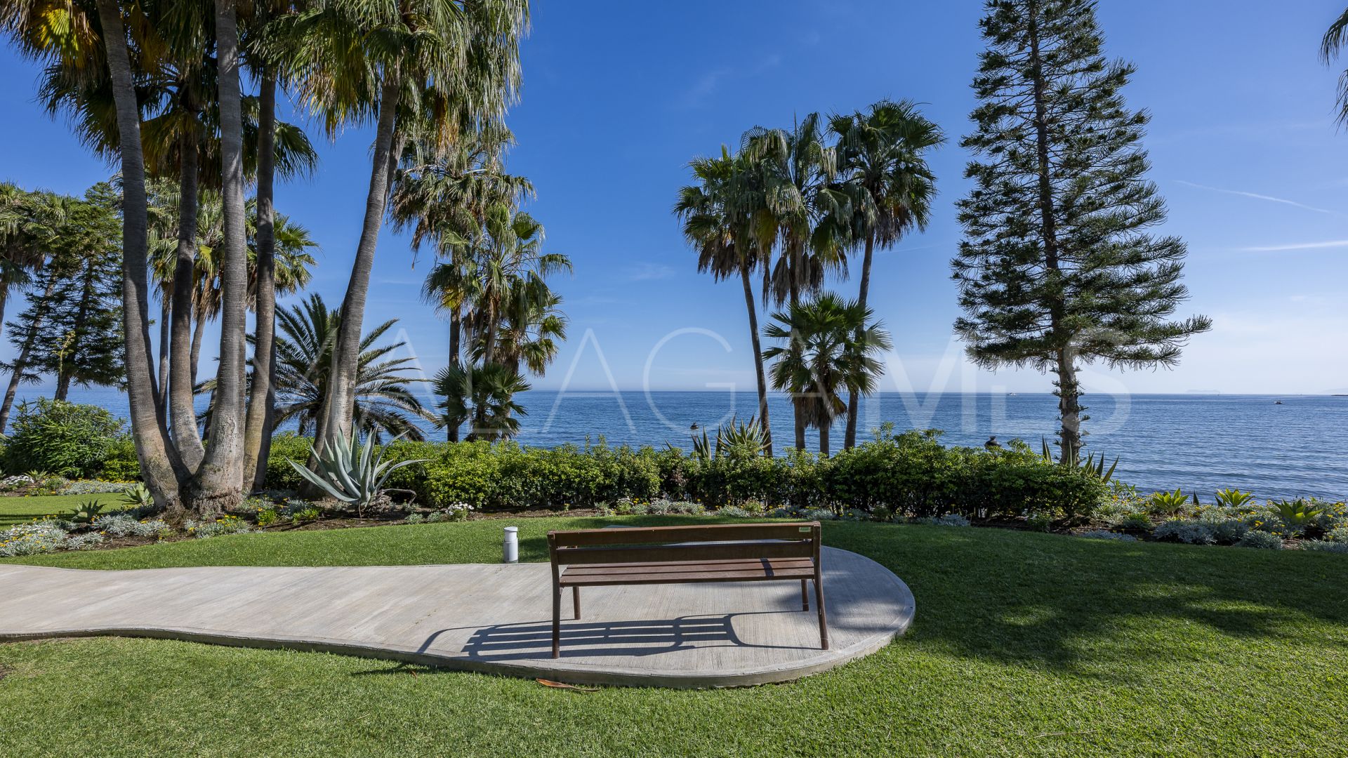 Apartamento planta baja for sale in Marina Puente Romano