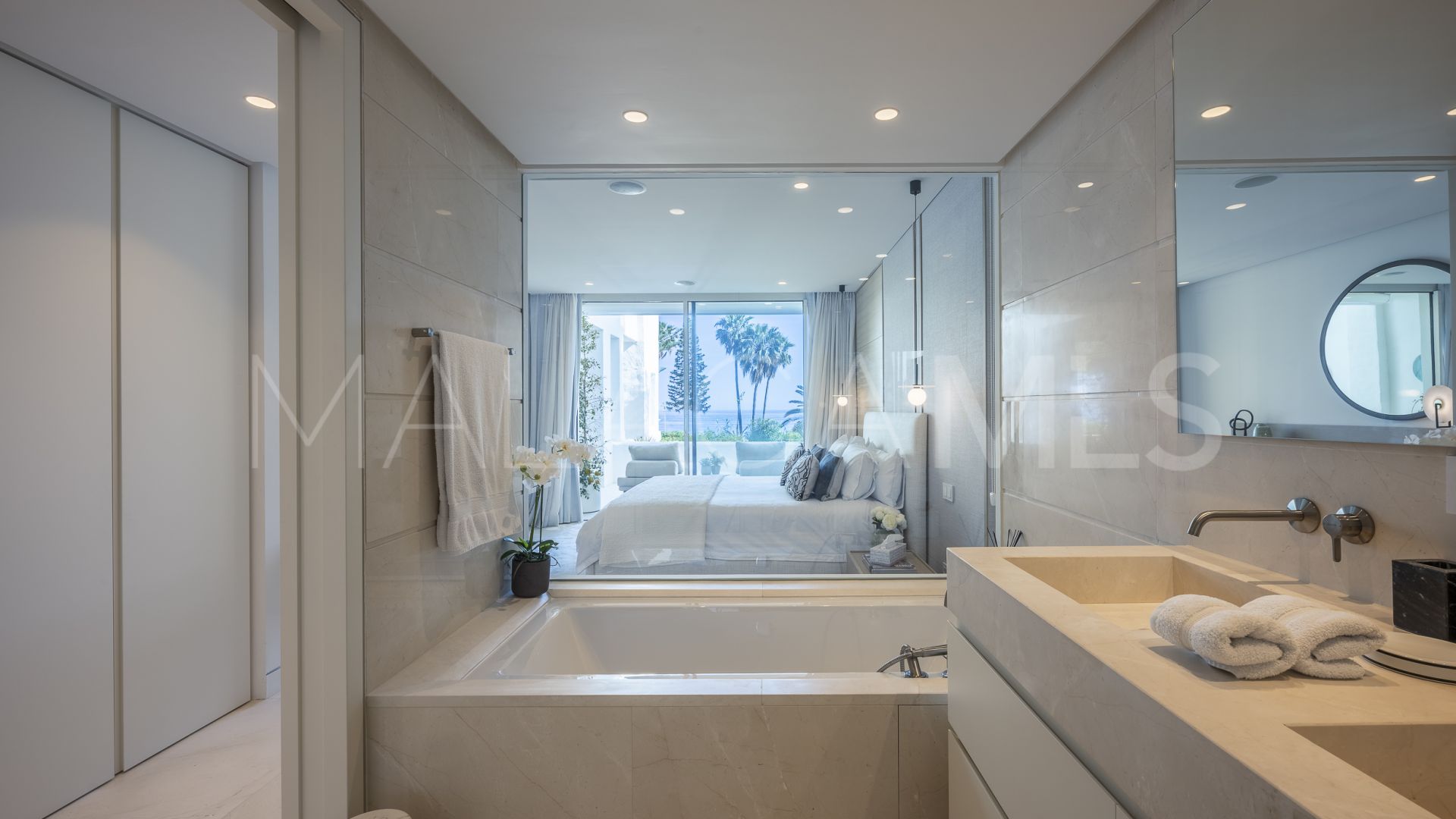 Apartamento planta baja for sale in Marina Puente Romano