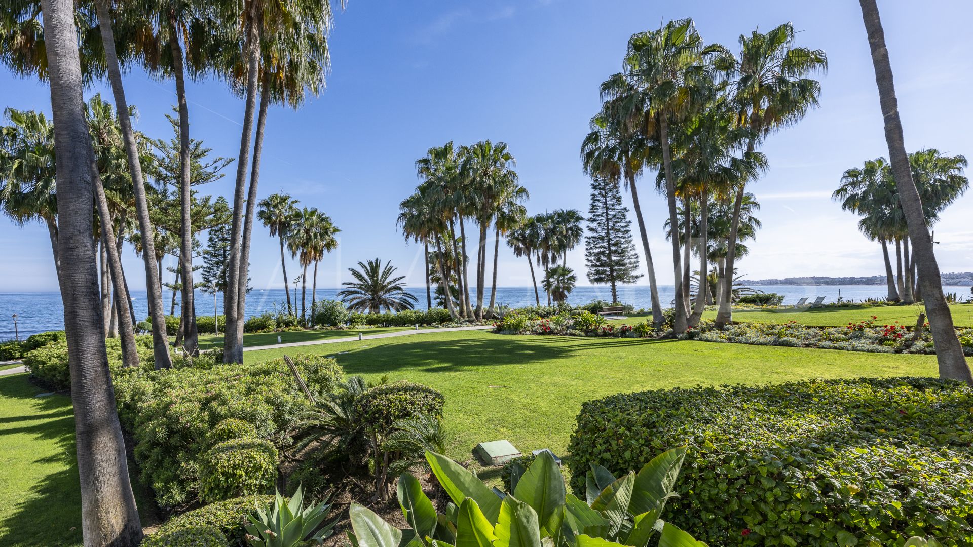 Apartamento planta baja for sale in Marina Puente Romano