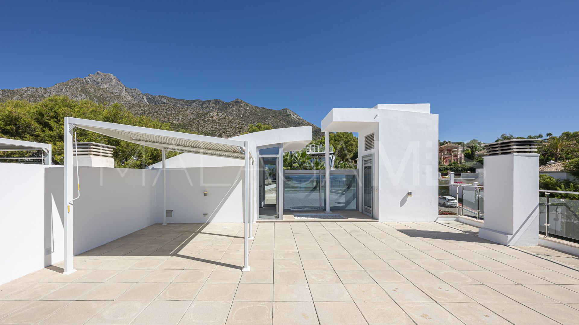 Maison de ville for sale in Meisho Hills