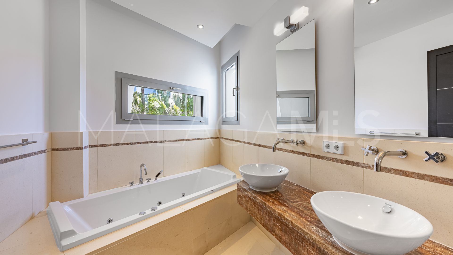 Maison de ville for sale in Meisho Hills