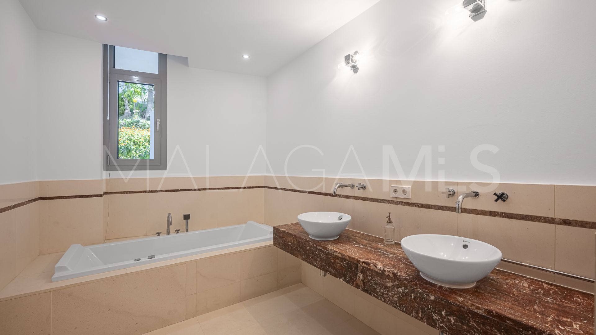 Maison de ville for sale in Meisho Hills