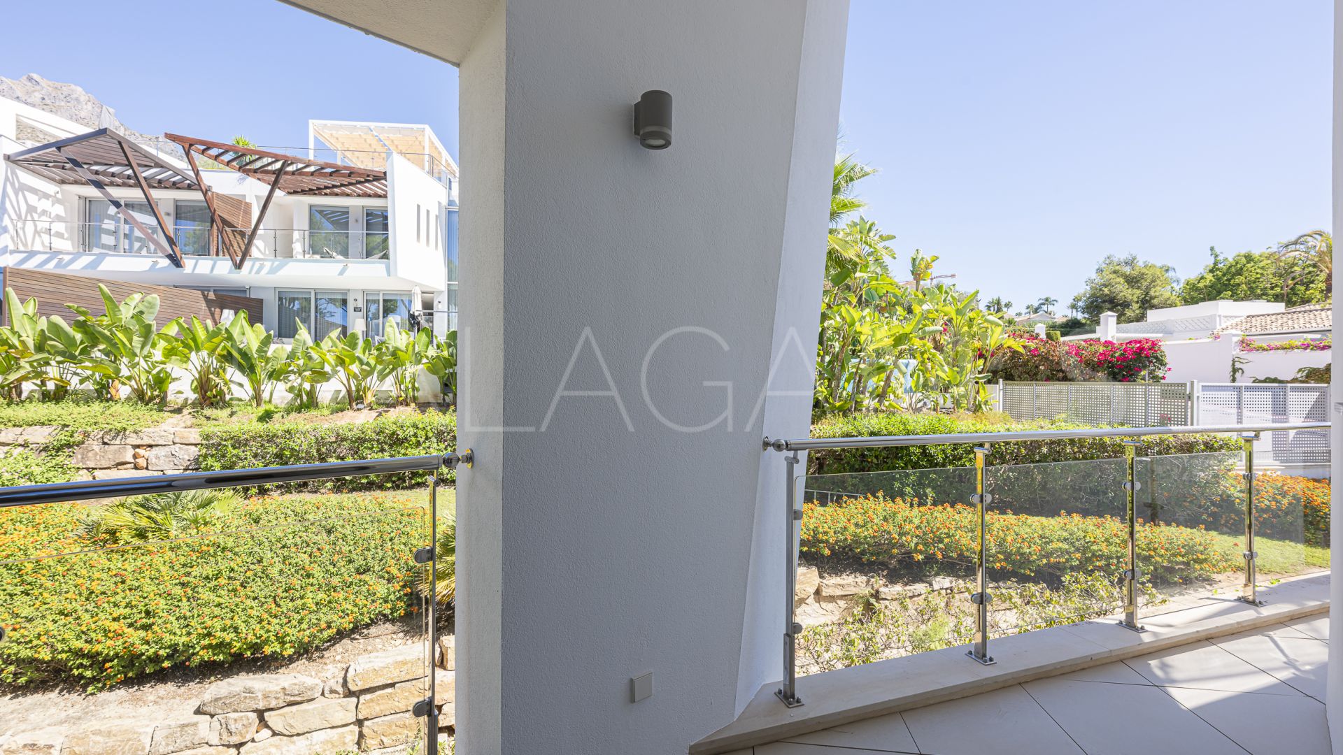Maison de ville for sale in Meisho Hills