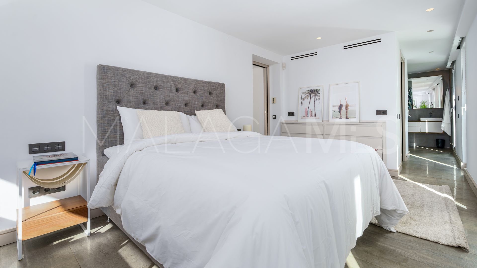 Villa for sale in Nueva Andalucia