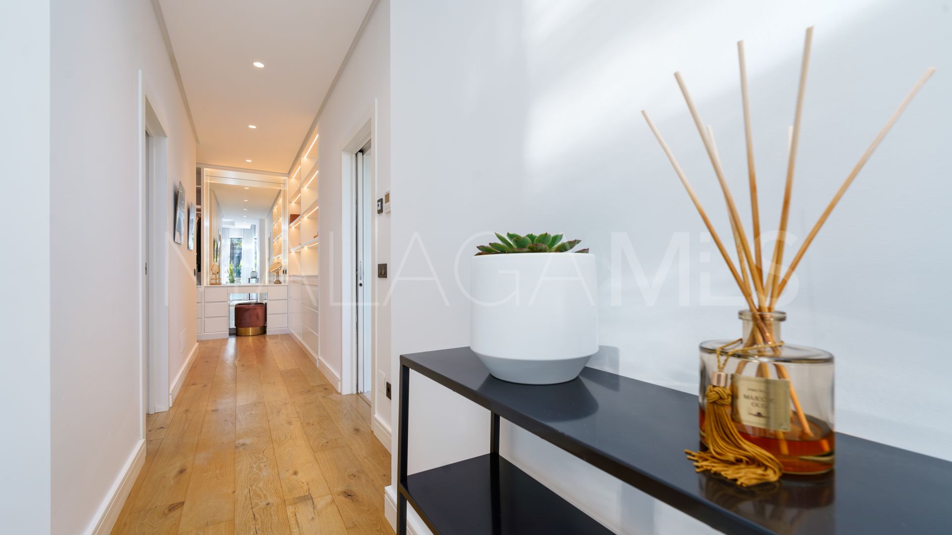 Villa for sale in Nueva Andalucia