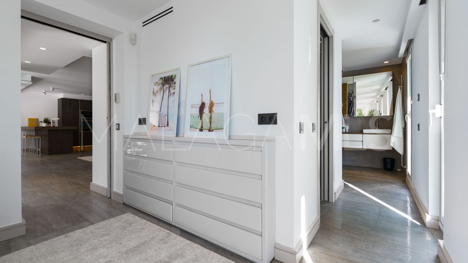 Villa for sale in Nueva Andalucia