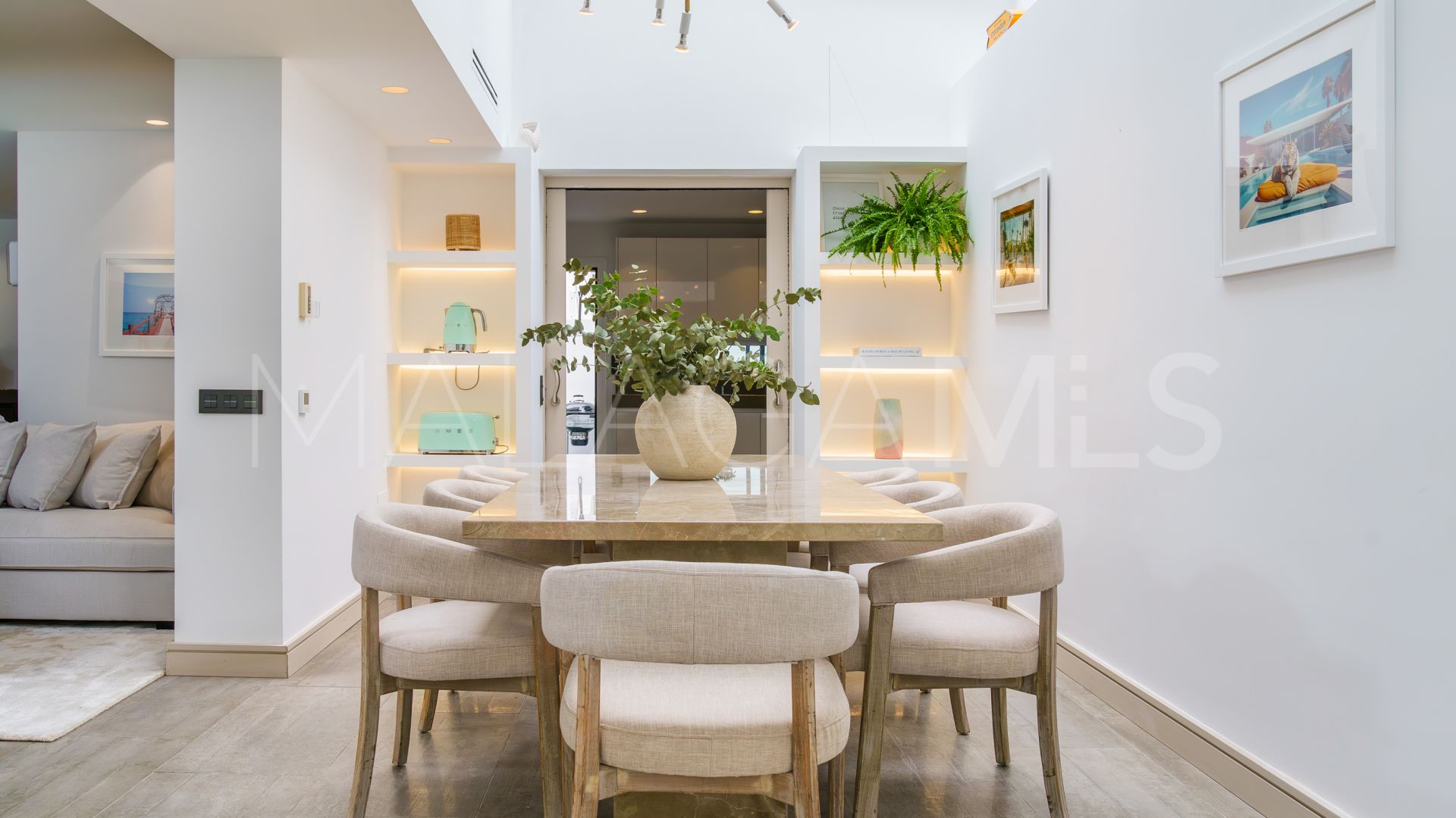 Villa for sale in Nueva Andalucia