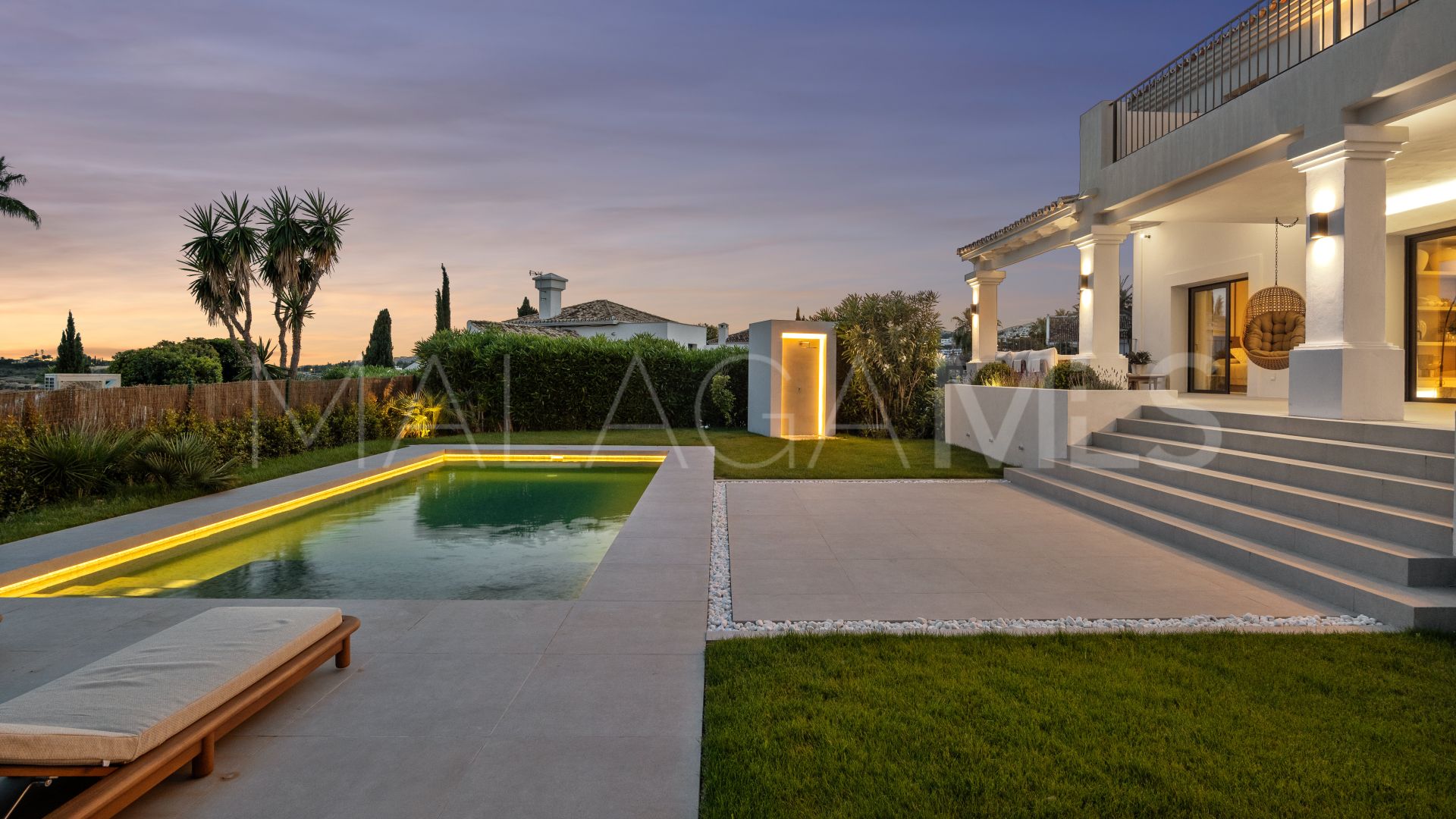 Villa for sale in Nueva Andalucia
