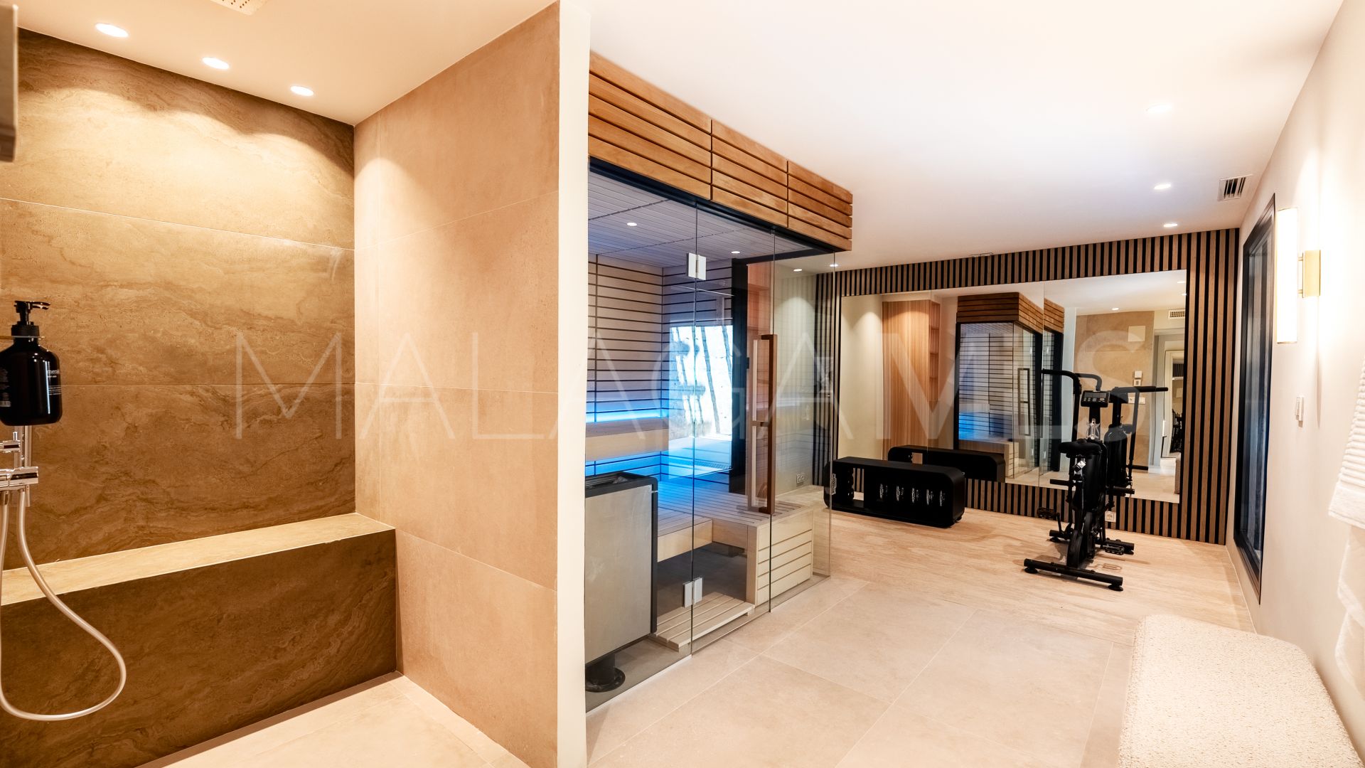 Radhus for sale in Marbella Golden Mile