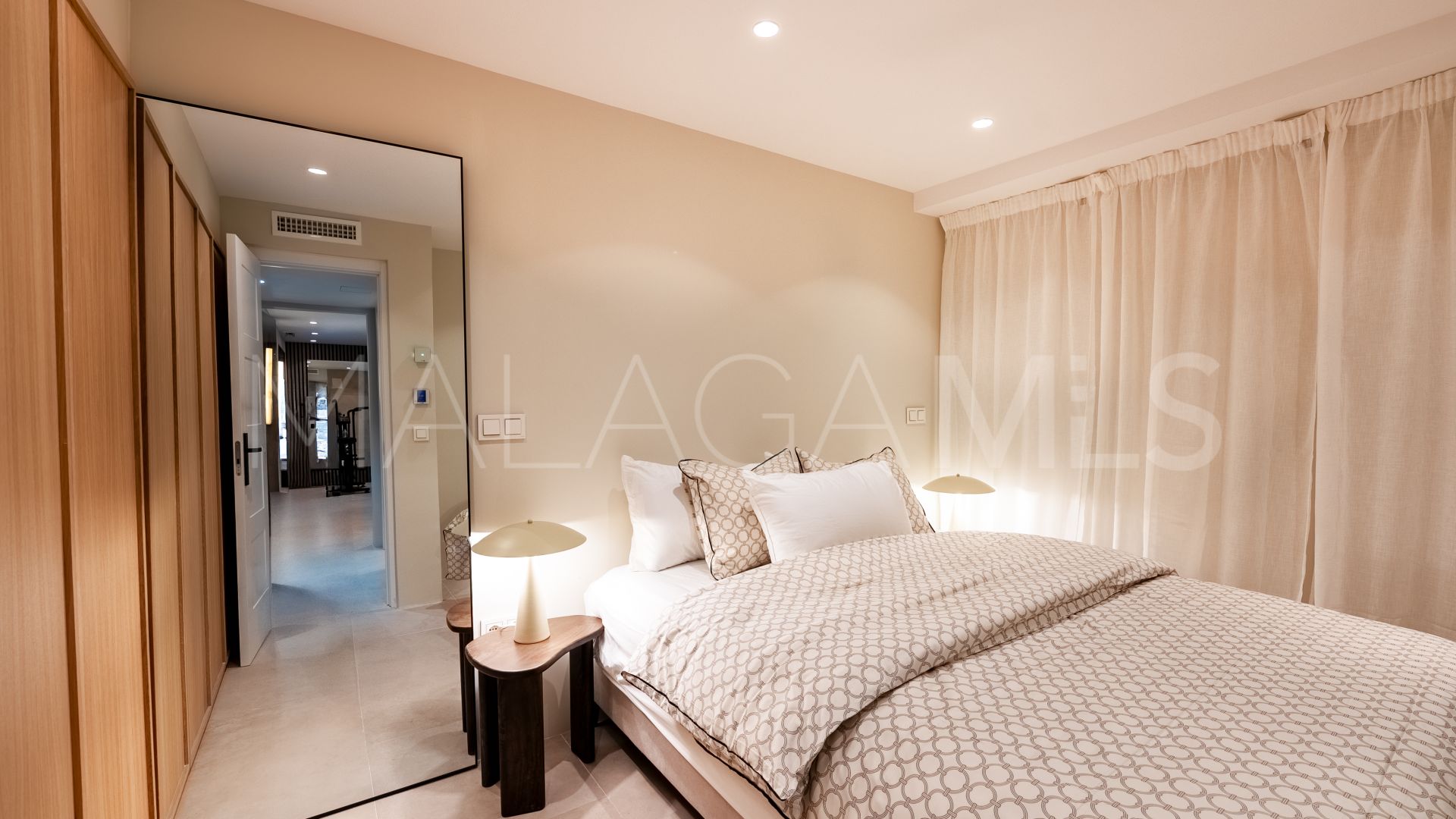 Radhus for sale in Marbella Golden Mile