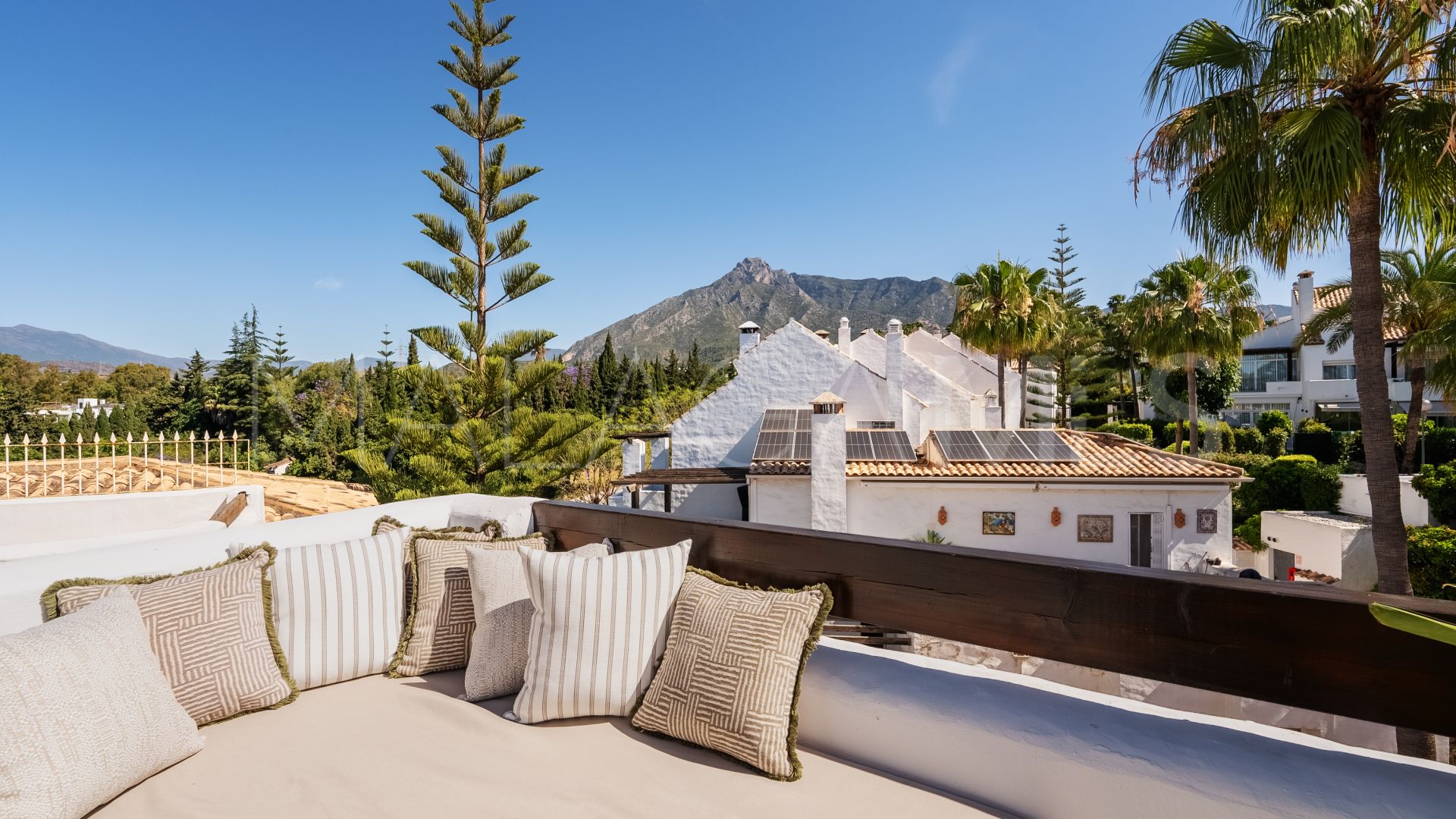 Radhus for sale in Marbella Golden Mile