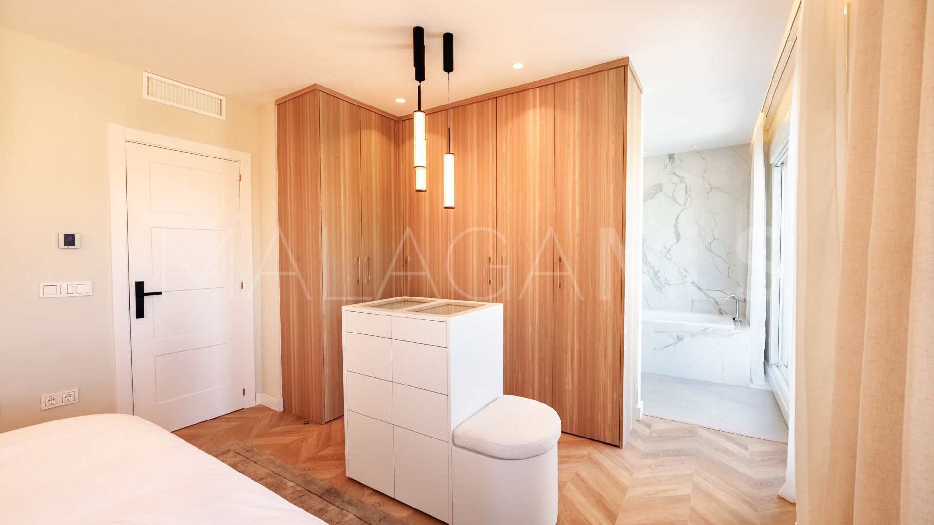 Radhus for sale in Marbella Golden Mile