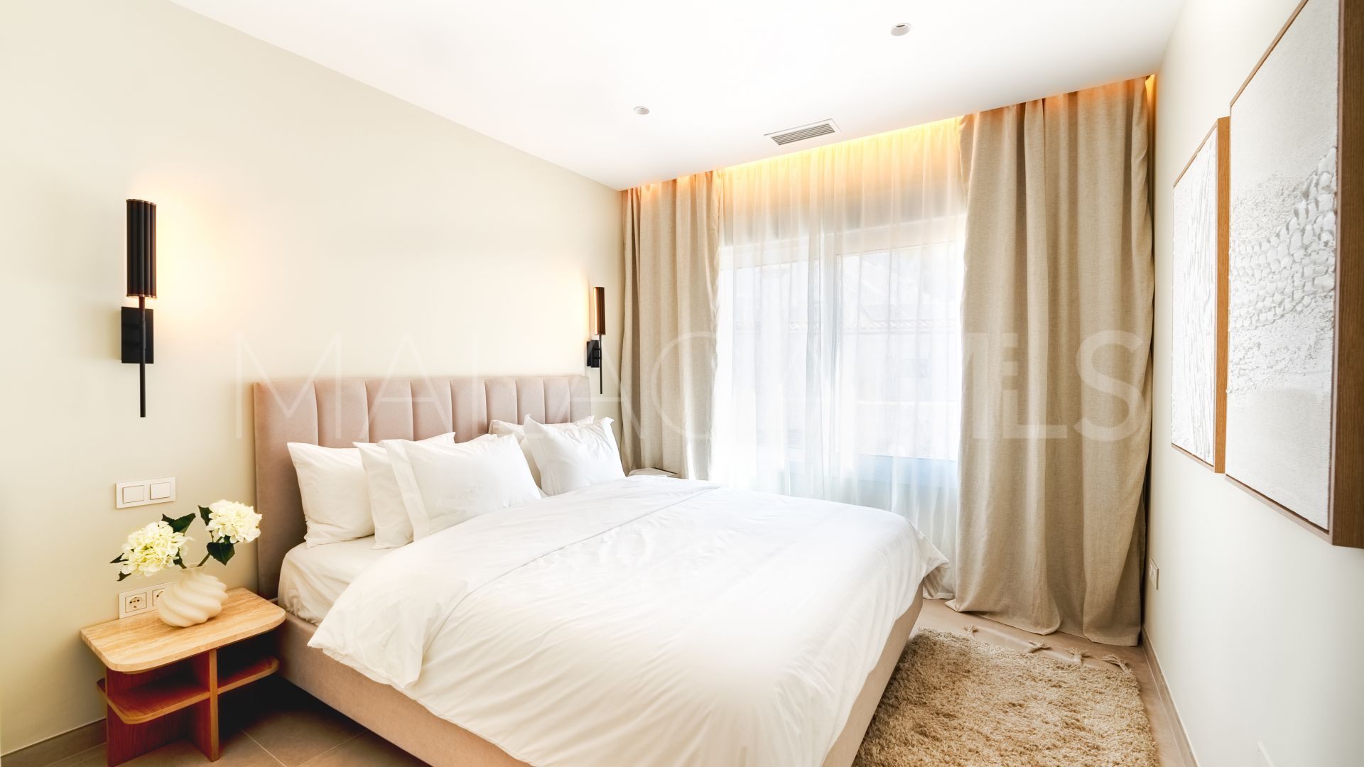 Radhus for sale in Marbella Golden Mile
